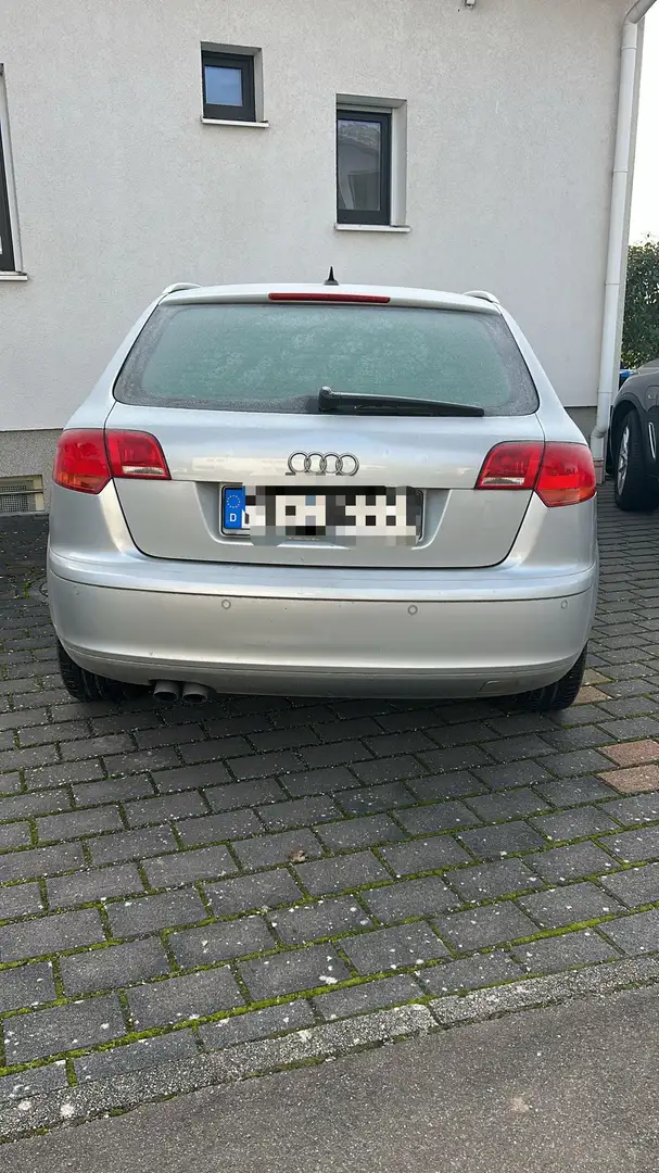 Audi A3 2.0 TDI Ambiente (103kW) Grau - 1
