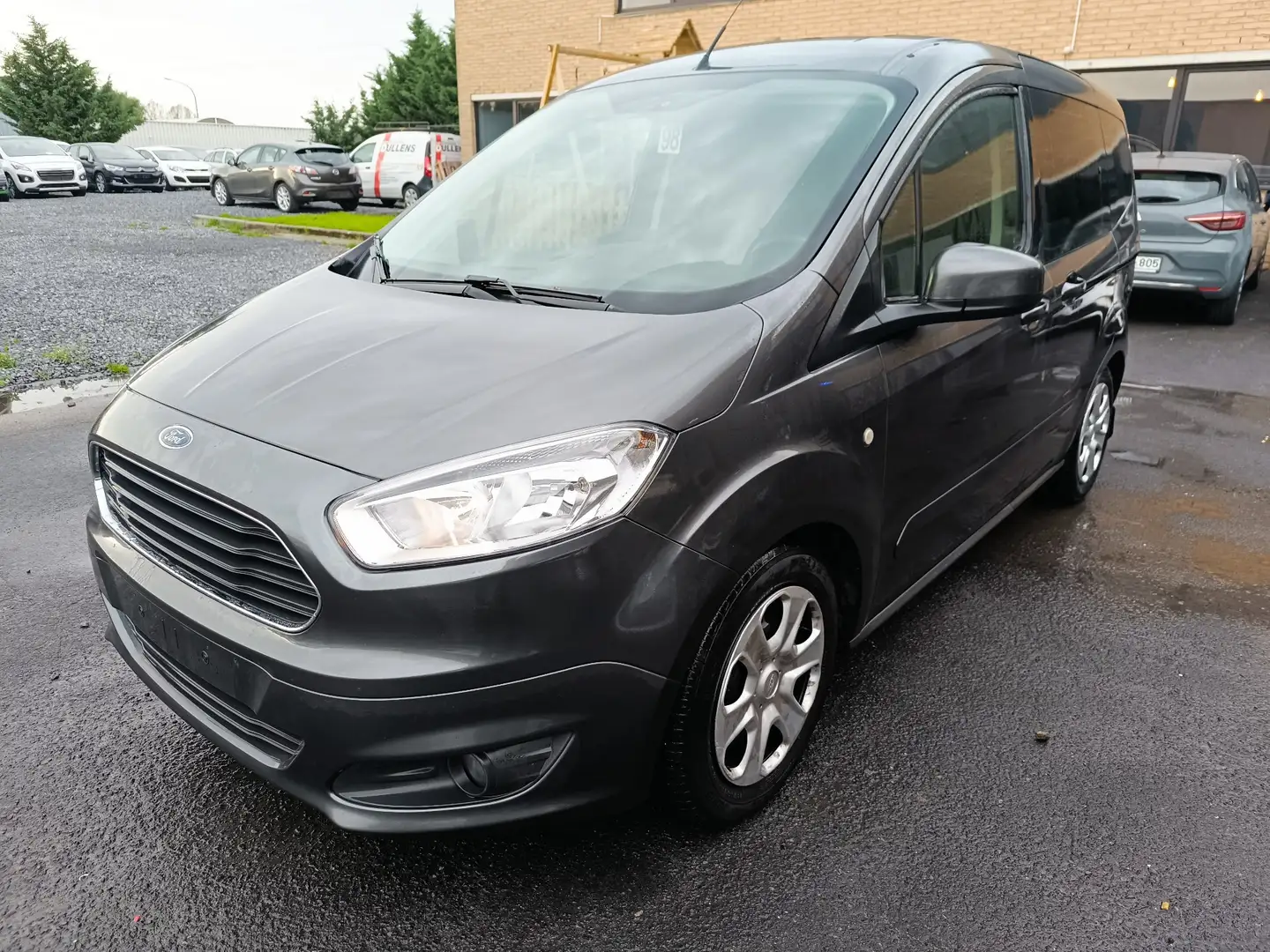 Ford Tourneo Courier 1.0 EcoBoost 100 Ambiente (Marchand ou Export) siva - 1