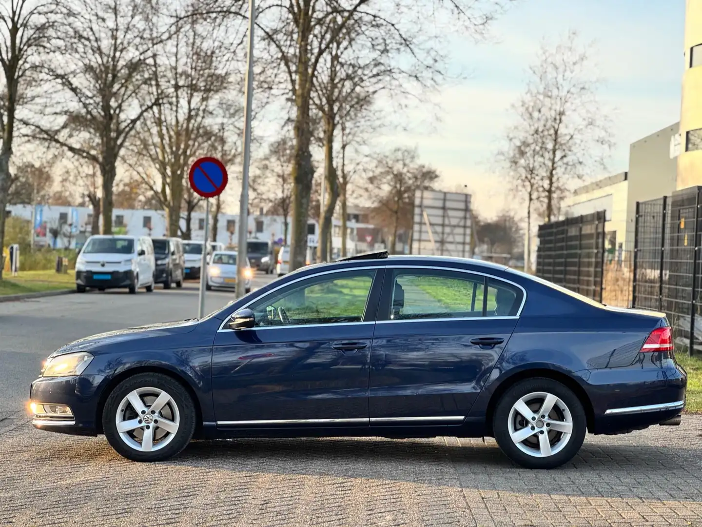 Volkswagen Passat 1.4 TSI Comfortline BlueMotion|AUT|SCHUIFDAK|NAVI| Bleu - 2