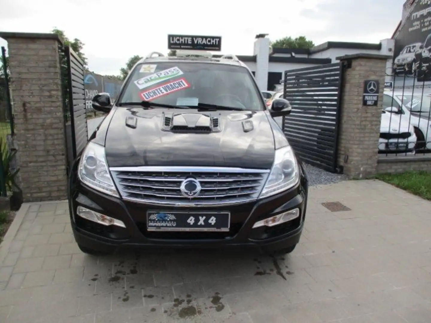 SsangYong Rexton Rexton W 2.2 e-XDi 4WD BLACK SPORTS LV2PL FULL Black - 2