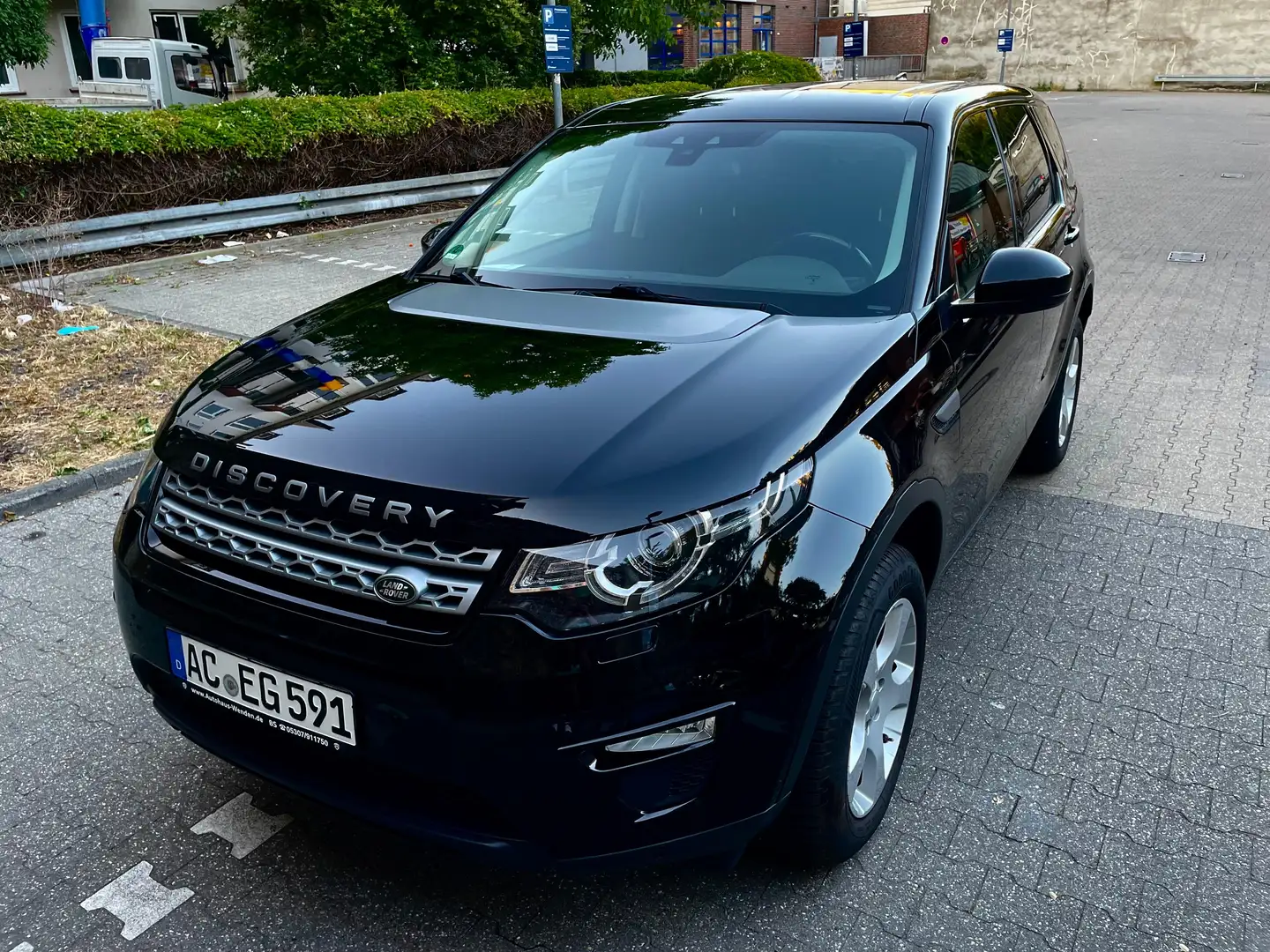 Land Rover Discovery Sport TD4 HSE Luxury - 1