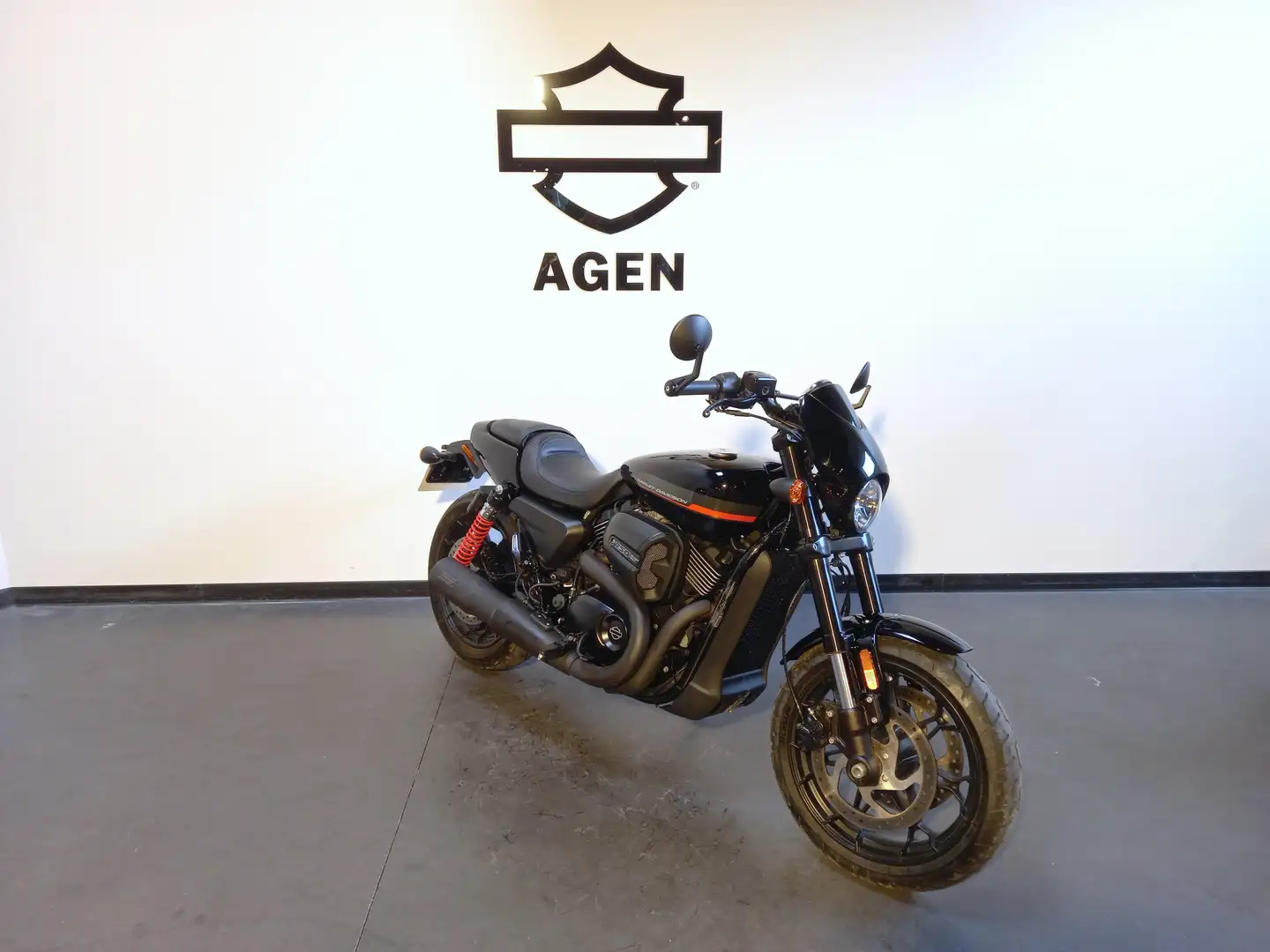 Harley-Davidson Street Rod Zwart - 1