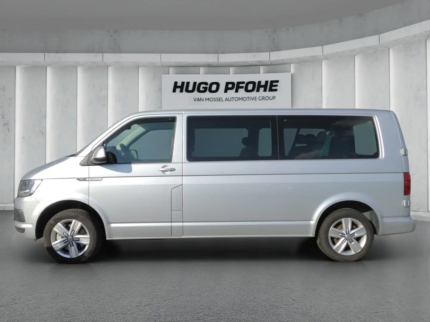 Volkswagen T6 Caravelle T6 2.0 TDI Caravelle Comfortline lang Plateado - 2