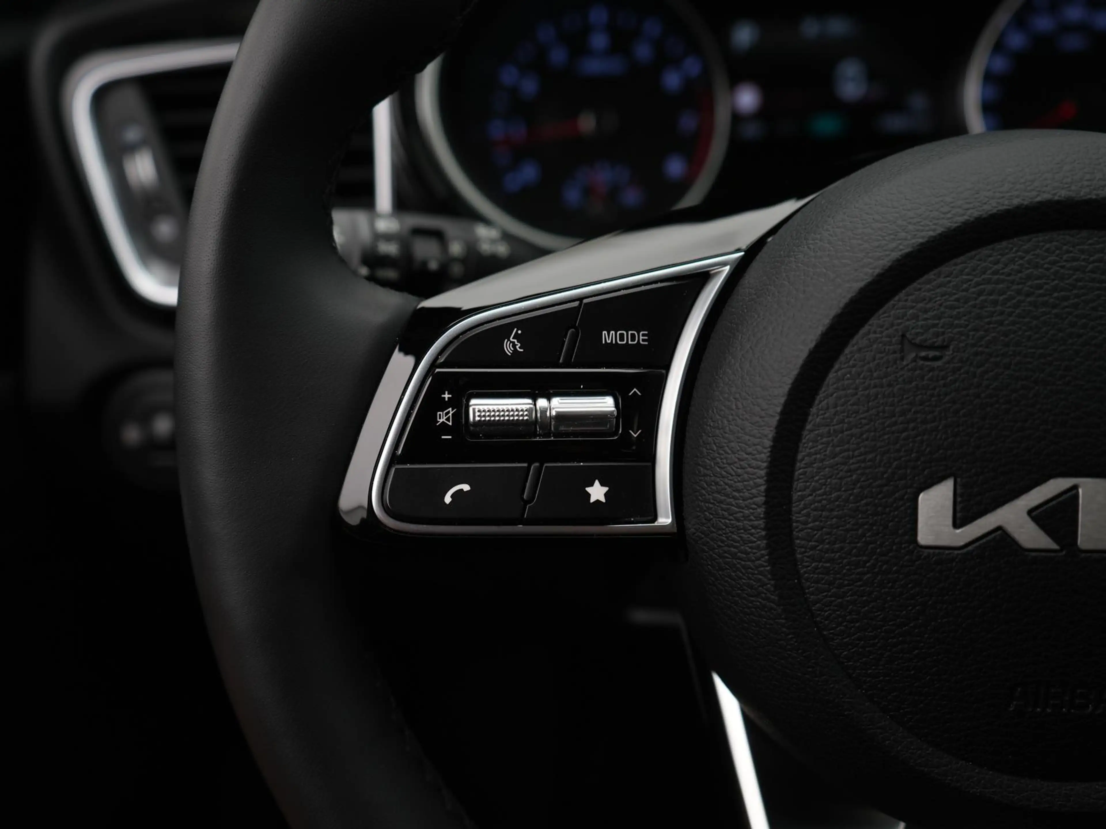 Kia Ceed SW / cee'd SW Ultimate Edition,LED,TOTW,JBL — photo 11