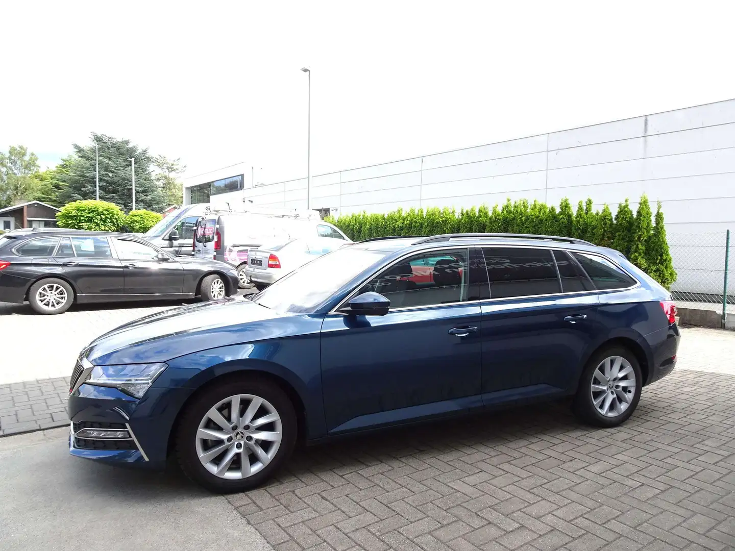 Skoda Superb 1.4TSi iV DSG Ambition CARPLAY,CAMERA,NAVI,CRUISE Gris - 2