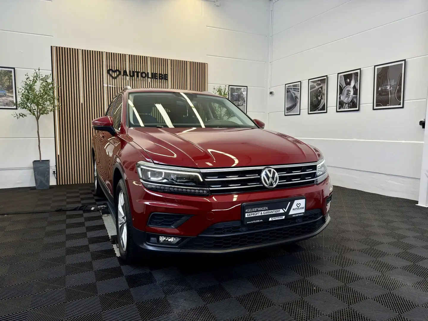 Volkswagen Tiguan 2.0 TDI Join 4Motion*DSG*AHK*ACC*RFK Rot - 1