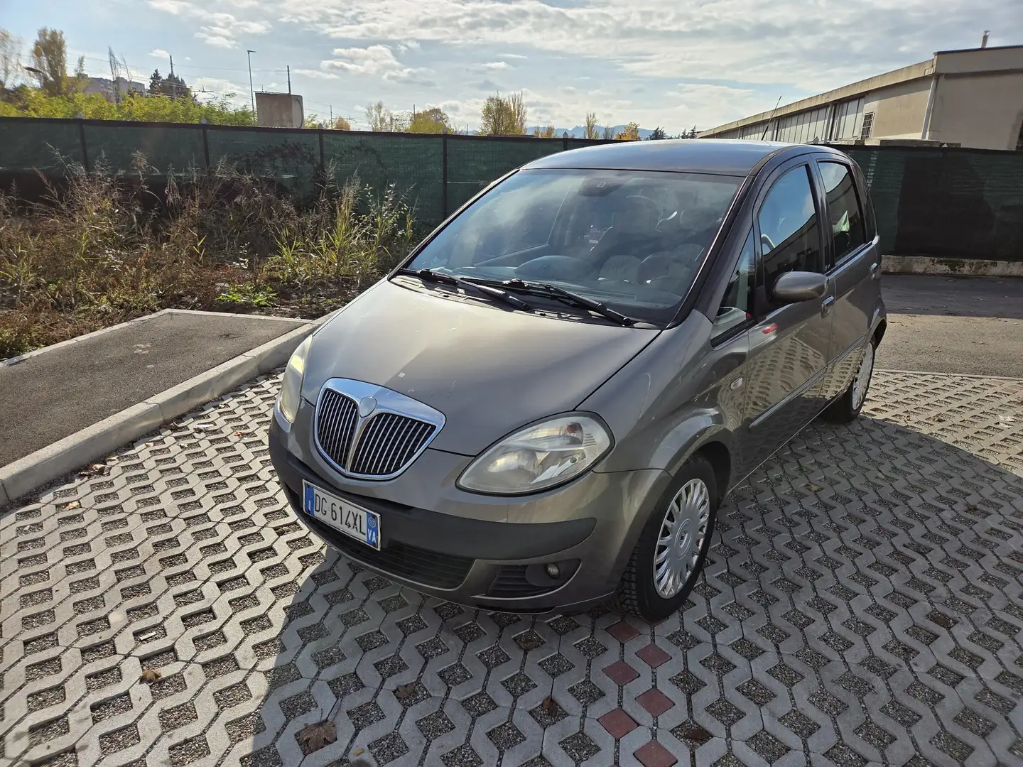 Lancia MUSA 1.4 16v Oro dfn Marrone - 2