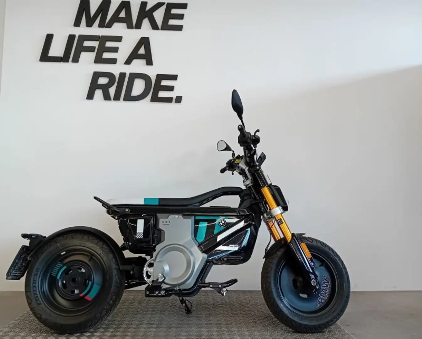 BMW CE 02 Negro - 1