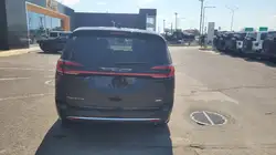 Chrysler Pacifica 2027