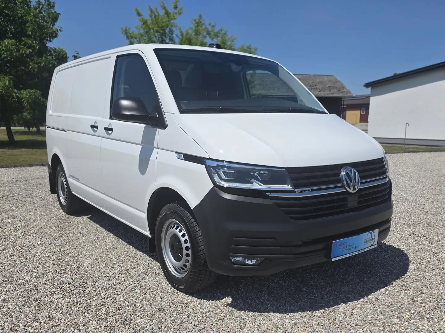 Volkswagen T6.1 Transporter 4MOTION mit Top Ausstattung Weiß - 2