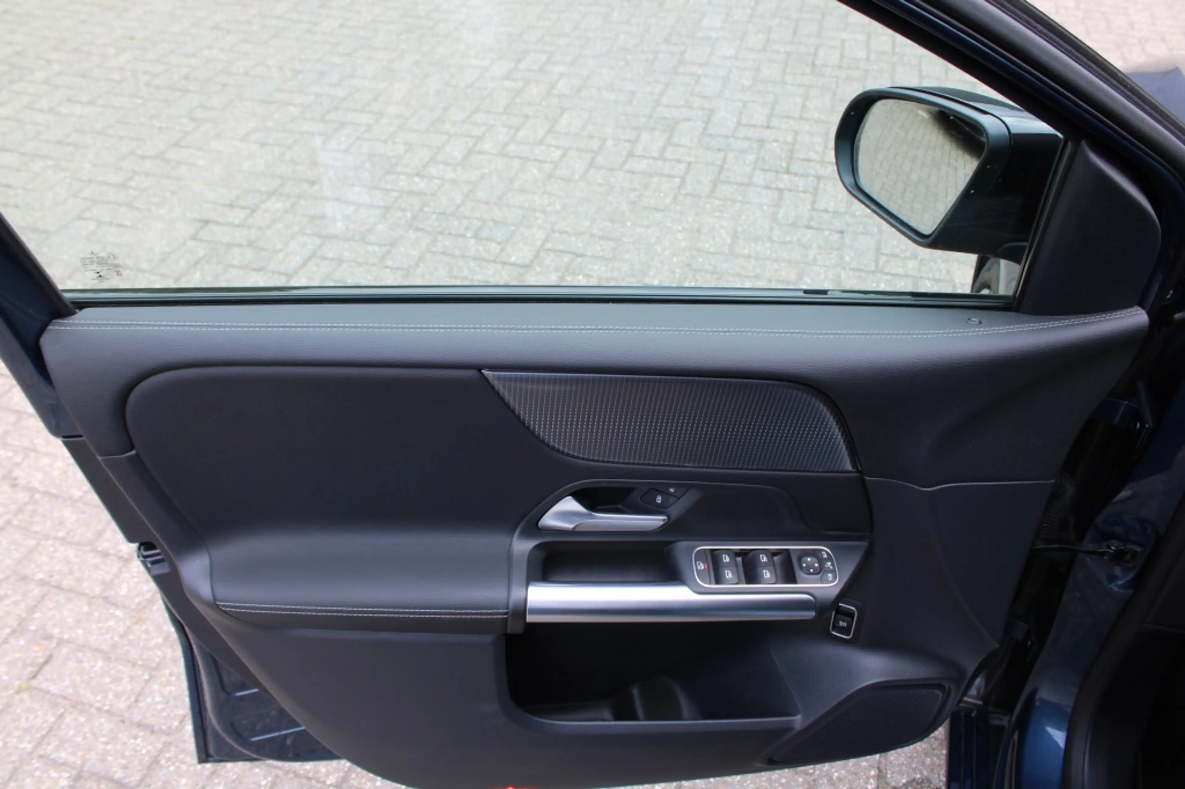 Mercedes-Benz B 180 Launch Edition Led/Navi/Cam/Pdc 2x/18" "RIJKLAARPR — photo 8