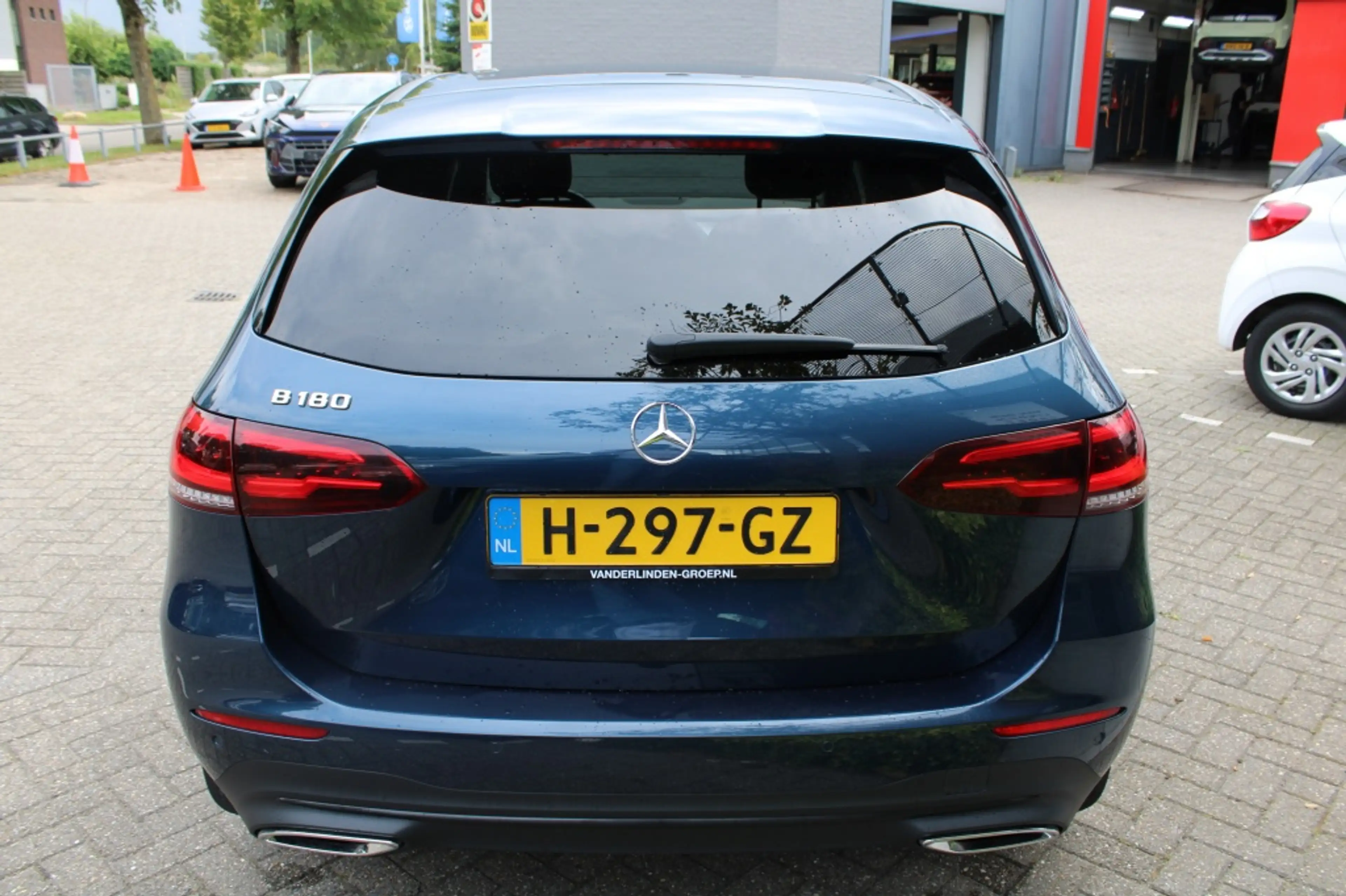 Mercedes-Benz B 180 Launch Edition Led/Navi/Cam/Pdc 2x/18" "RIJKLAARPR — photo 4