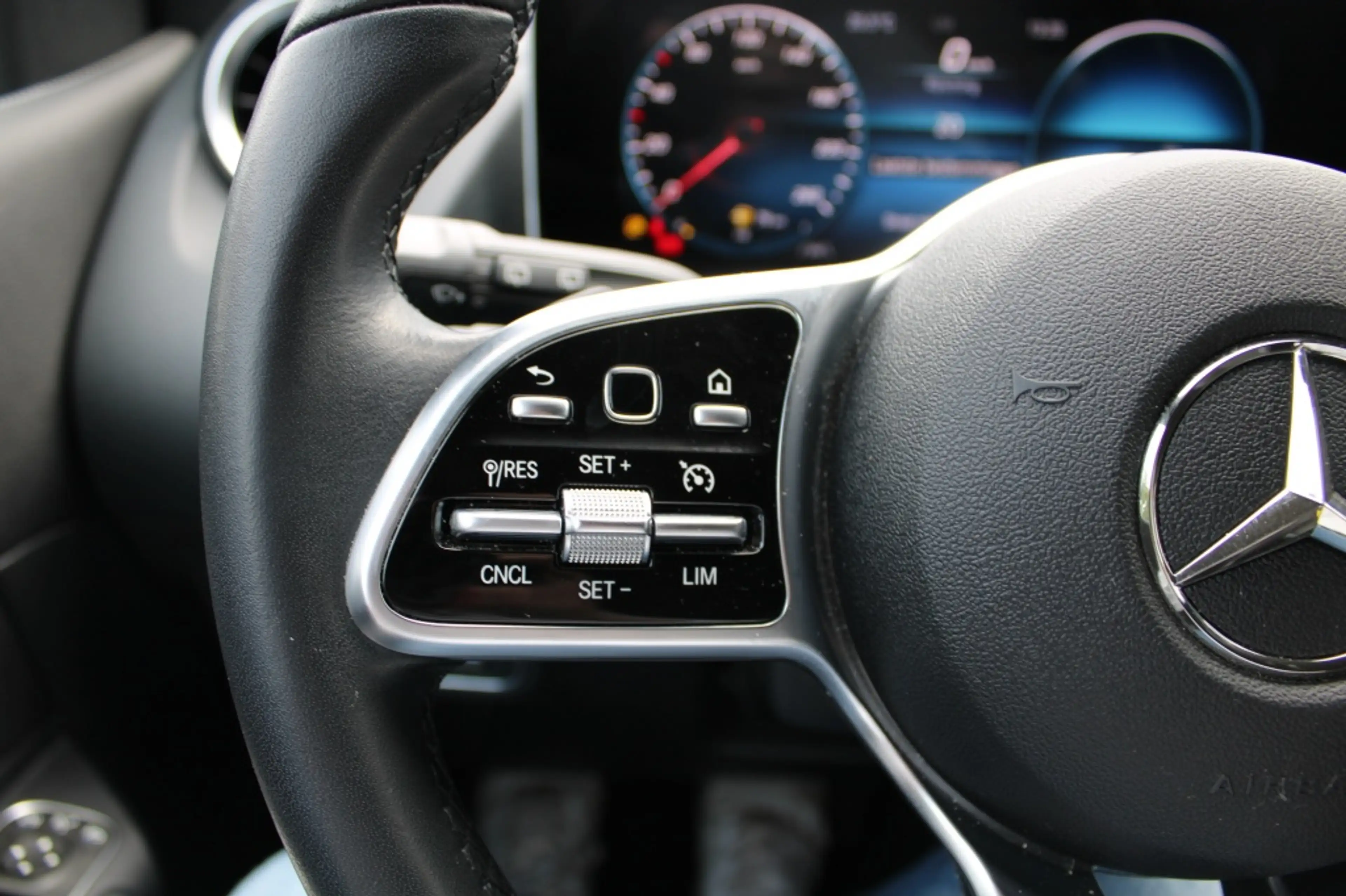 Mercedes-Benz B 180 Launch Edition Led/Navi/Cam/Pdc 2x/18" "RIJKLAARPR — photo 11
