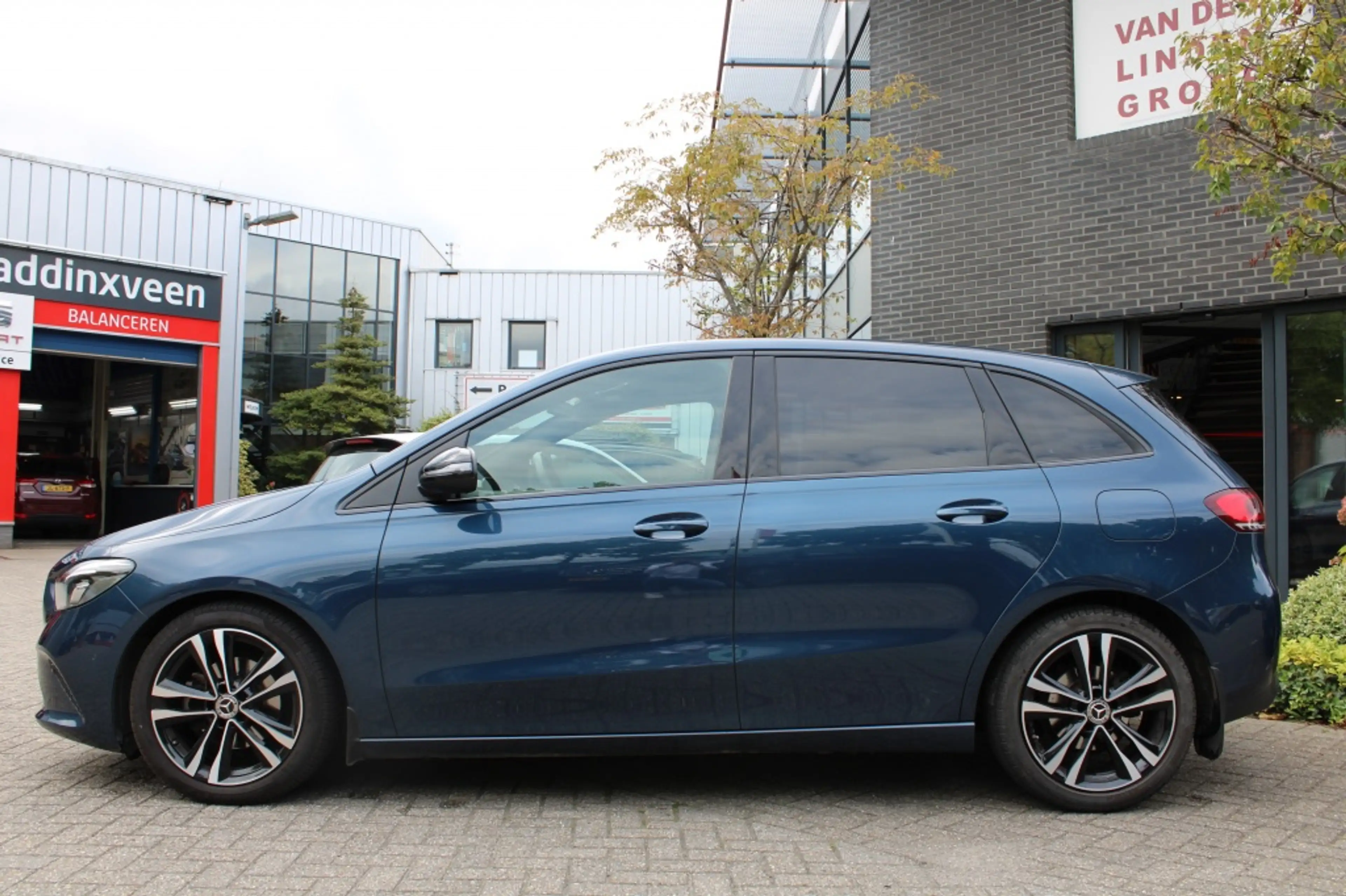 Mercedes-Benz B 180 Launch Edition Led/Navi/Cam/Pdc 2x/18" "RIJKLAARPR — photo 2