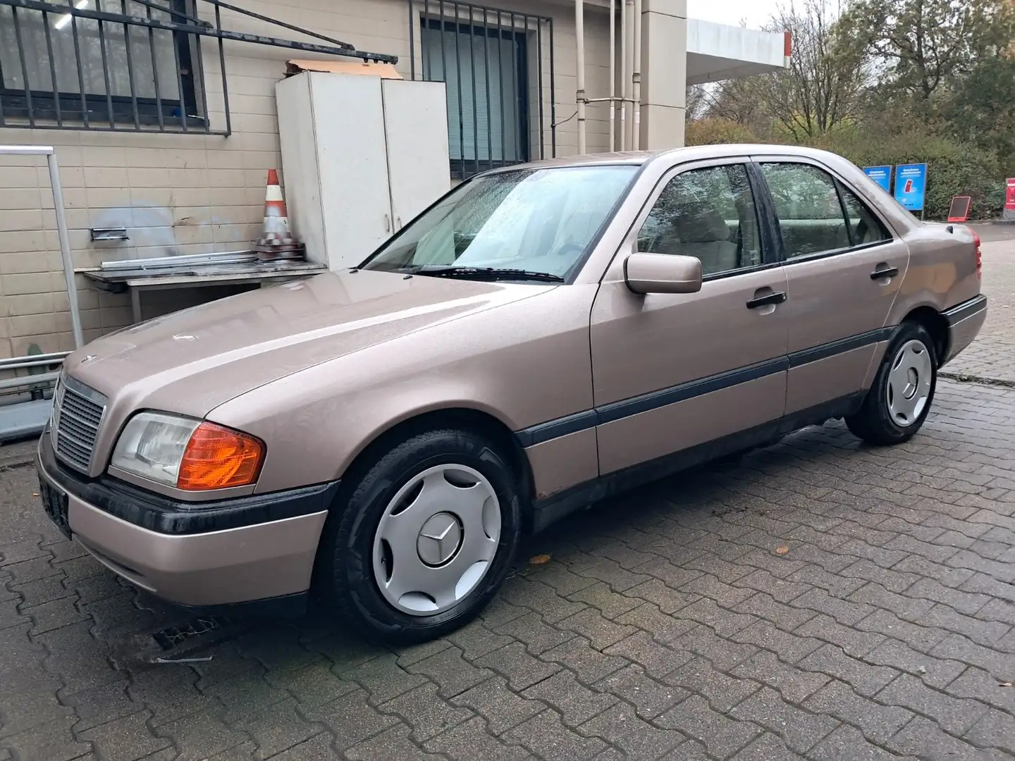 Mercedes-Benz C 220 Braun - 1