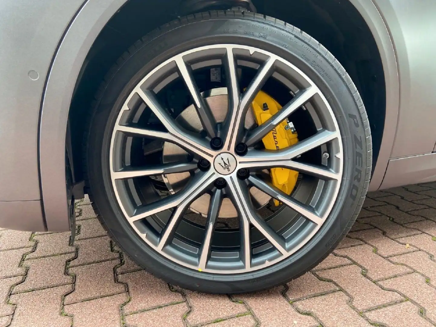 Maserati Grecale GT Hybrid AWD MJ 23 ACC HUD LED SD Gris - 2