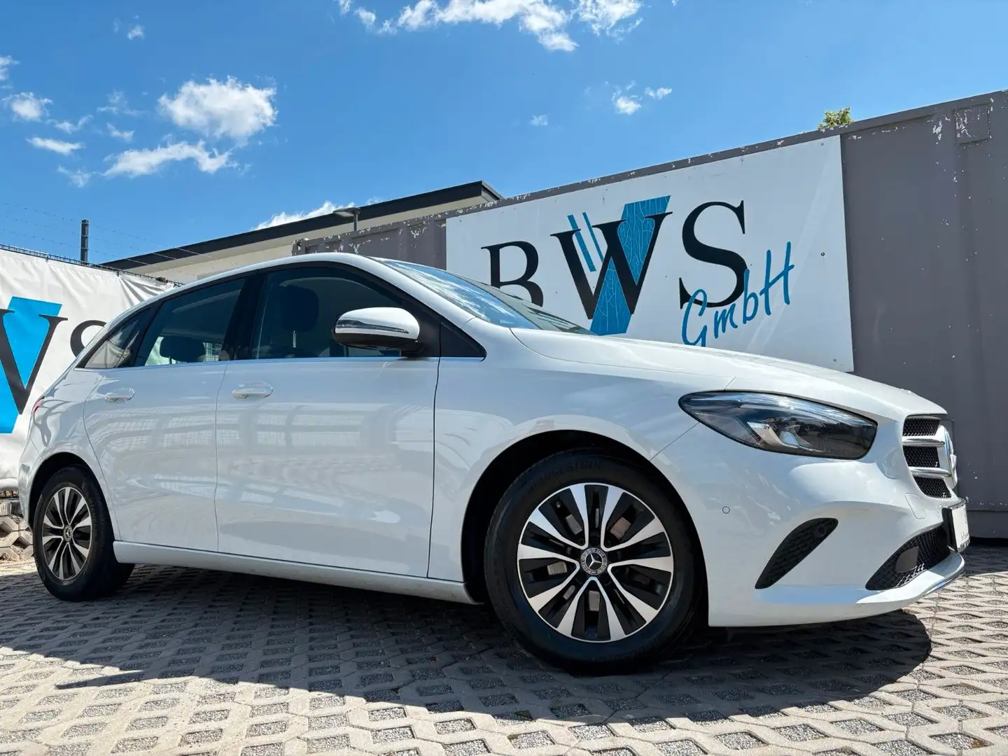 Mercedes-Benz B 180 d/AHK/MBUX/LED/Totw/Spur/Kamera*Navi Weiß - 1