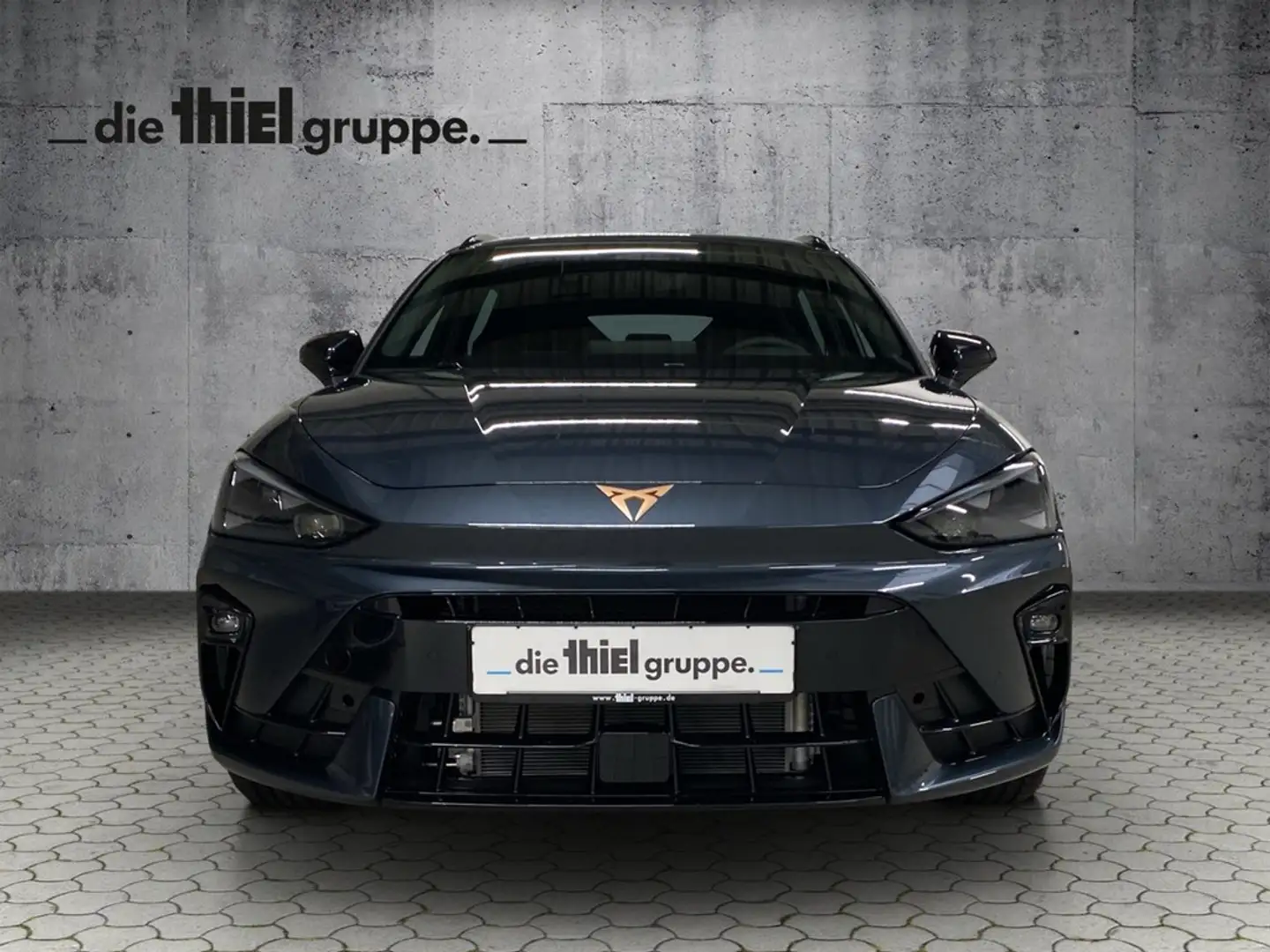 CUPRA Leon Sportstourer 1.5 eTSI DSG Grau - 2