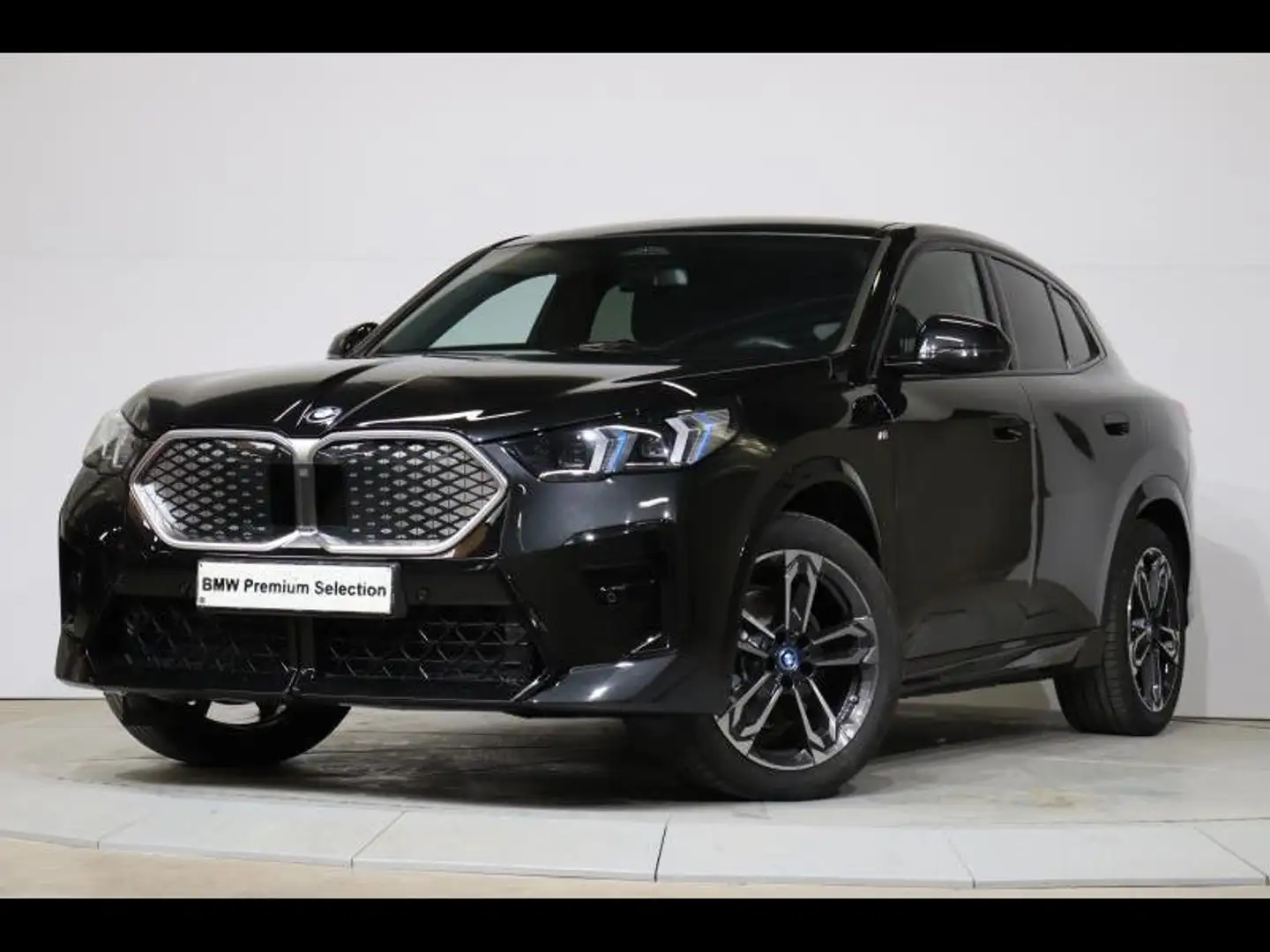 BMW iX2 xDrive30 Kit M Sport Noir - 1
