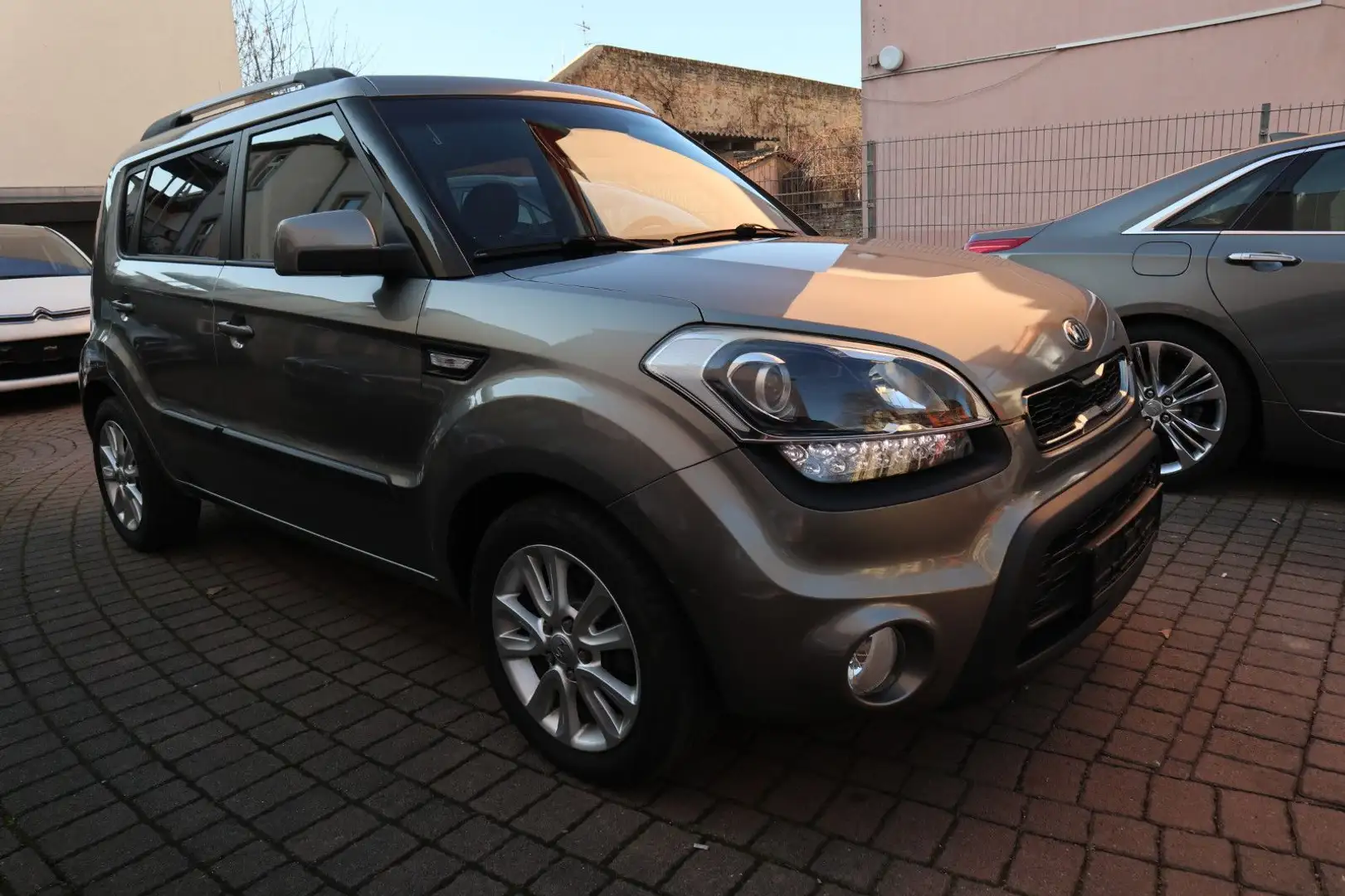 Kia Soul Edition 7 AHK/Sitzheizung /PDC/Scheckheft Plateado - 2
