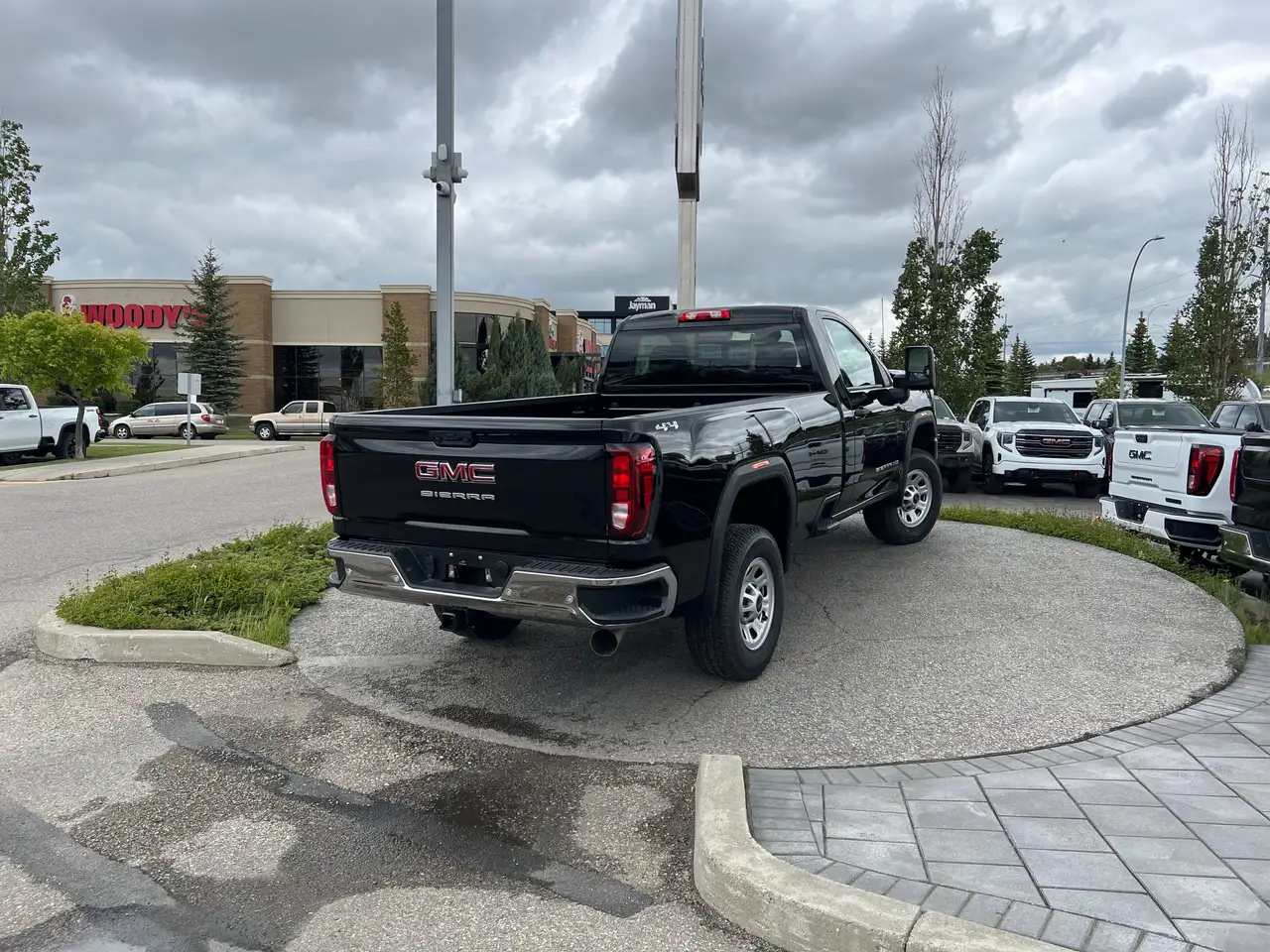 GMC Sierra 3500HD снимка GMC Sierra 3500HD