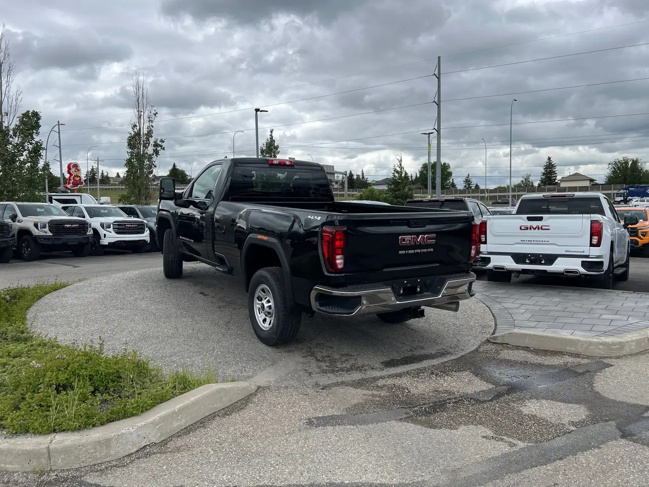 GMC Sierra 3500HD снимка GMC Sierra 3500HD