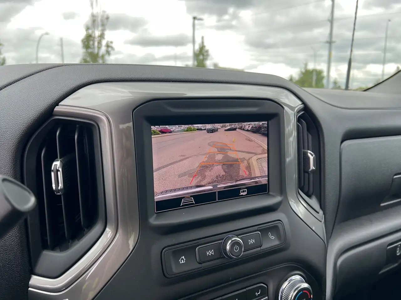 GMC Sierra 3500HD снимка GMC Sierra 3500HD