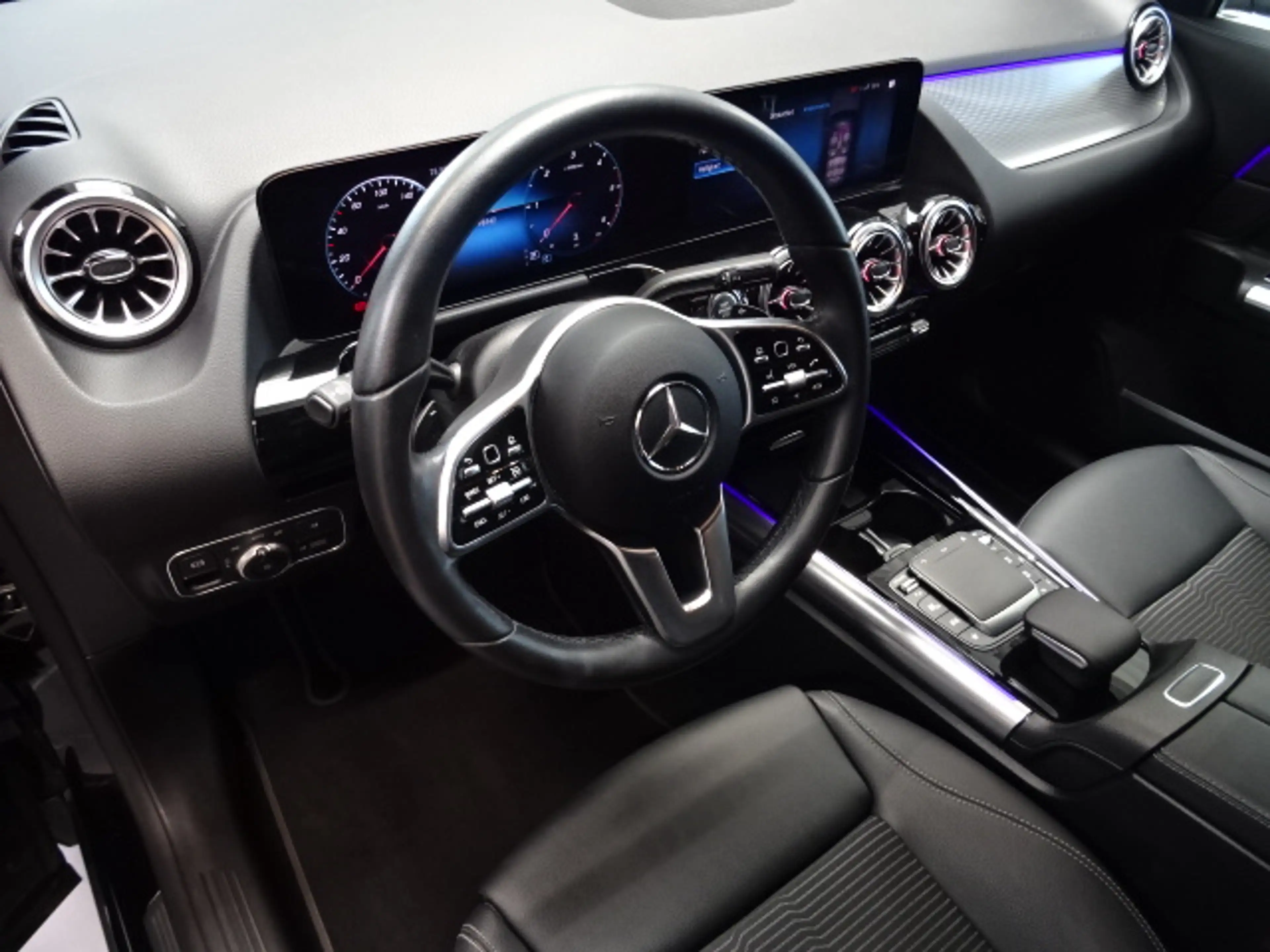 Mercedes-Benz GLA 200 d * — photo 7
