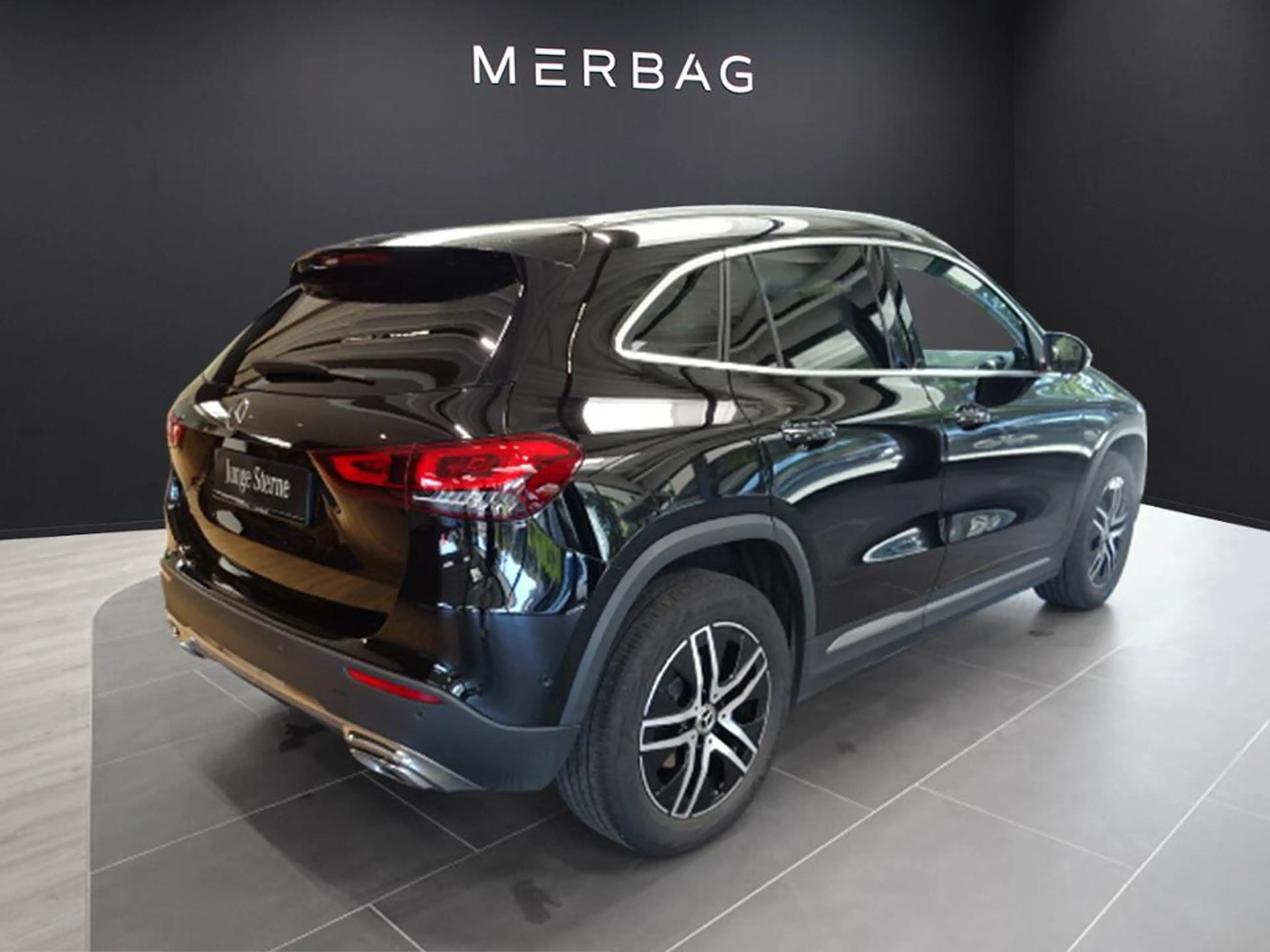 Mercedes-Benz GLA 200 d * — photo 3