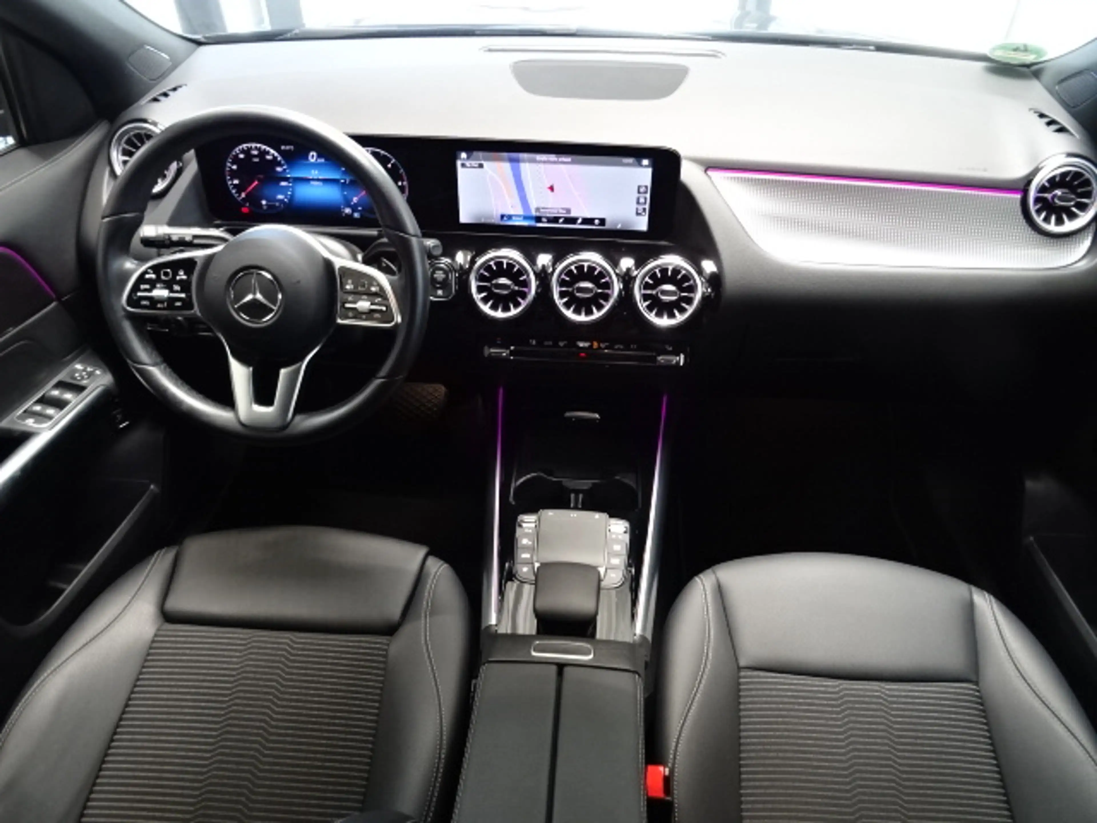 Mercedes-Benz GLA 200 d * — photo 8