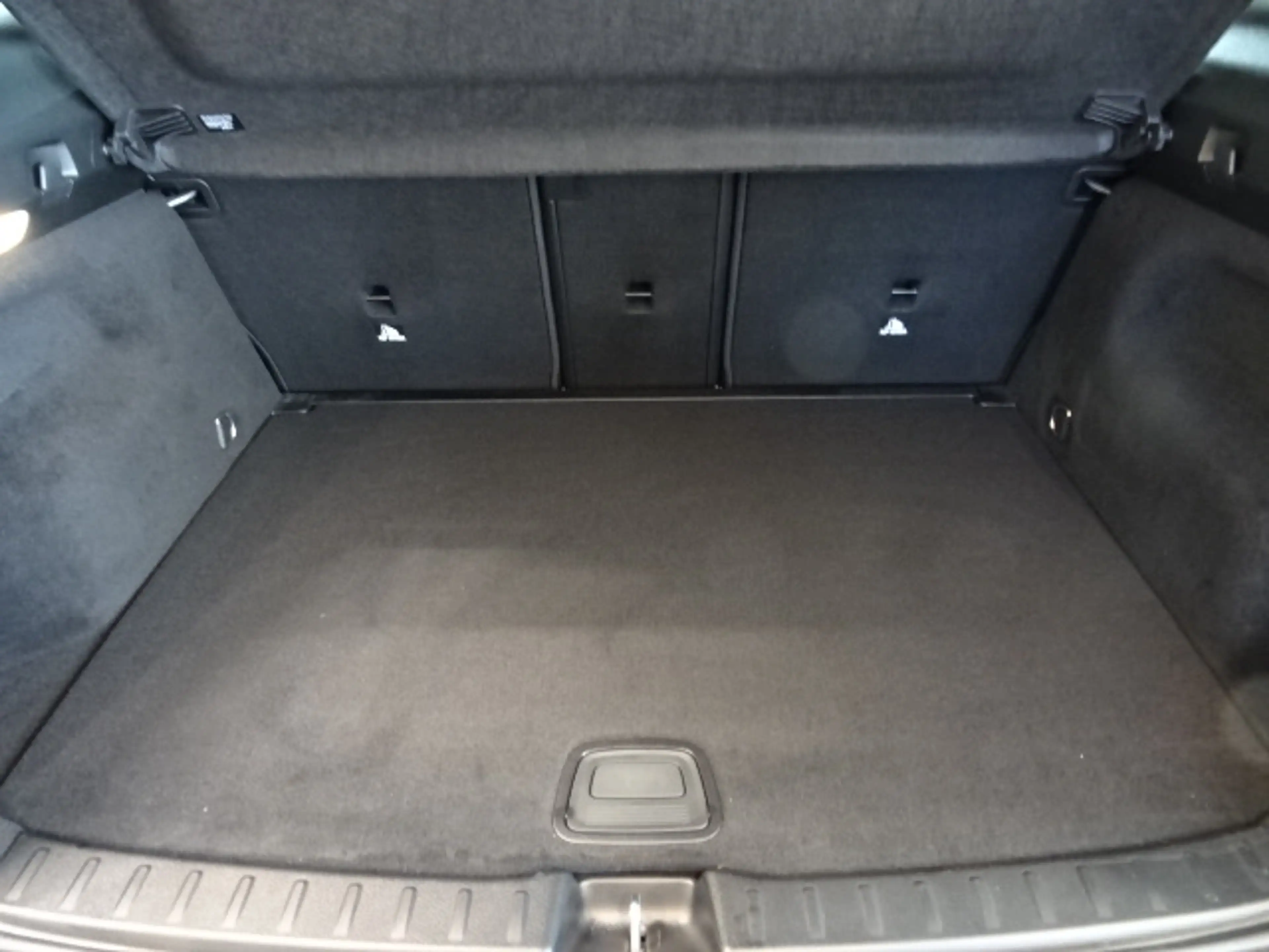 Mercedes-Benz GLA 200 d * — photo 15