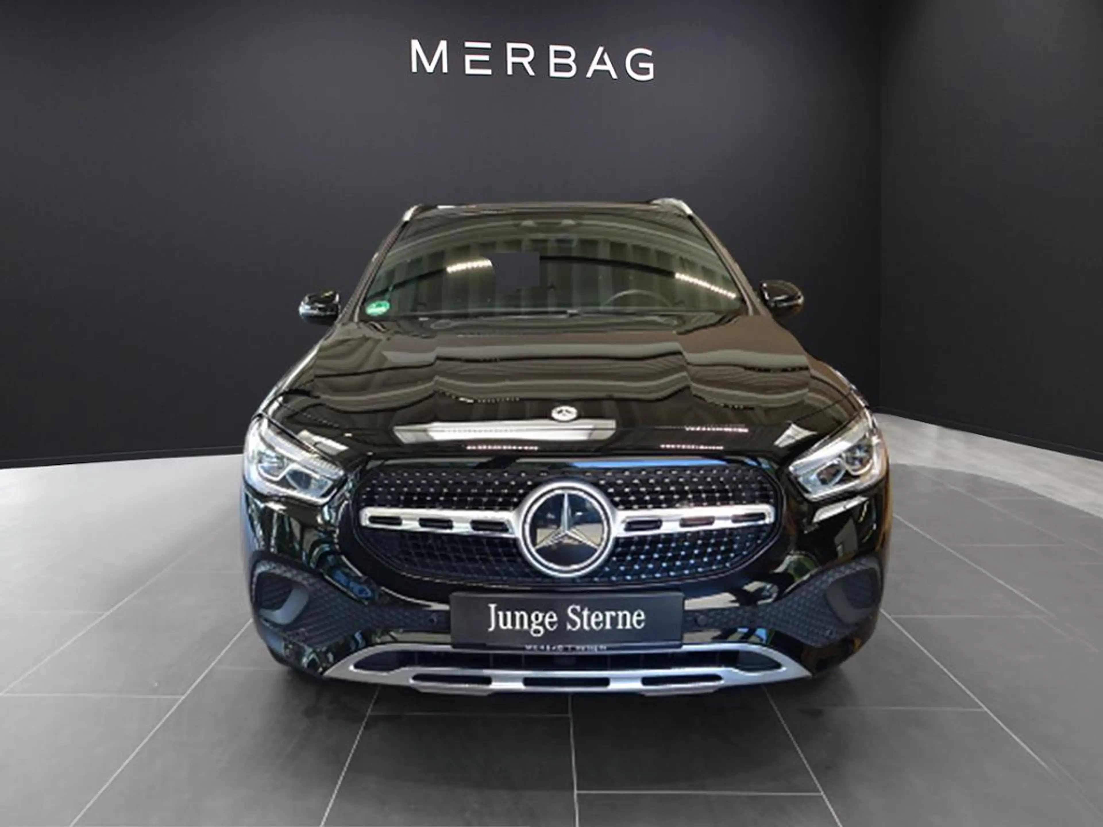 Mercedes-Benz GLA 200 d * — photo 2