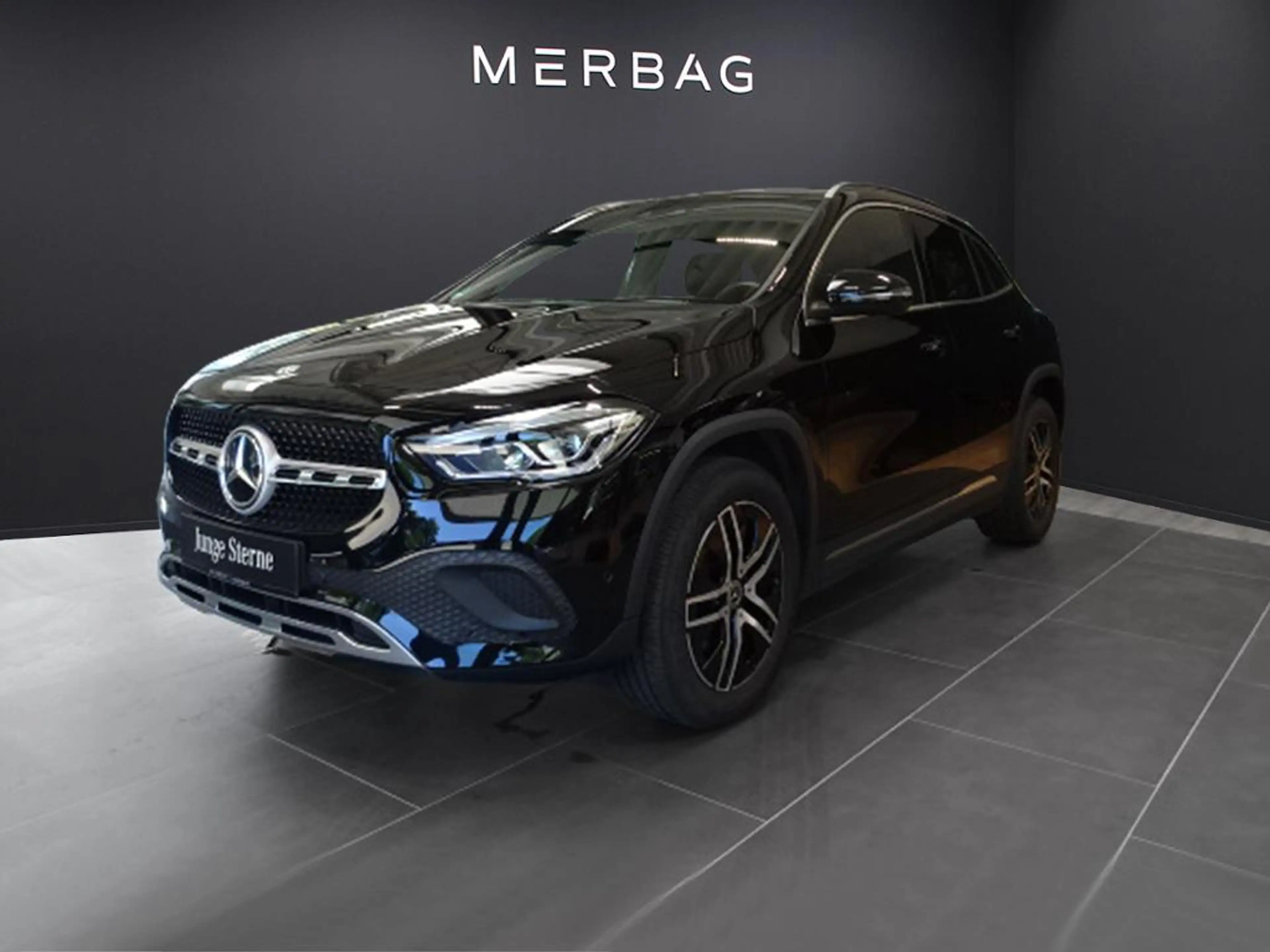 Mercedes-Benz GLA 200 d *