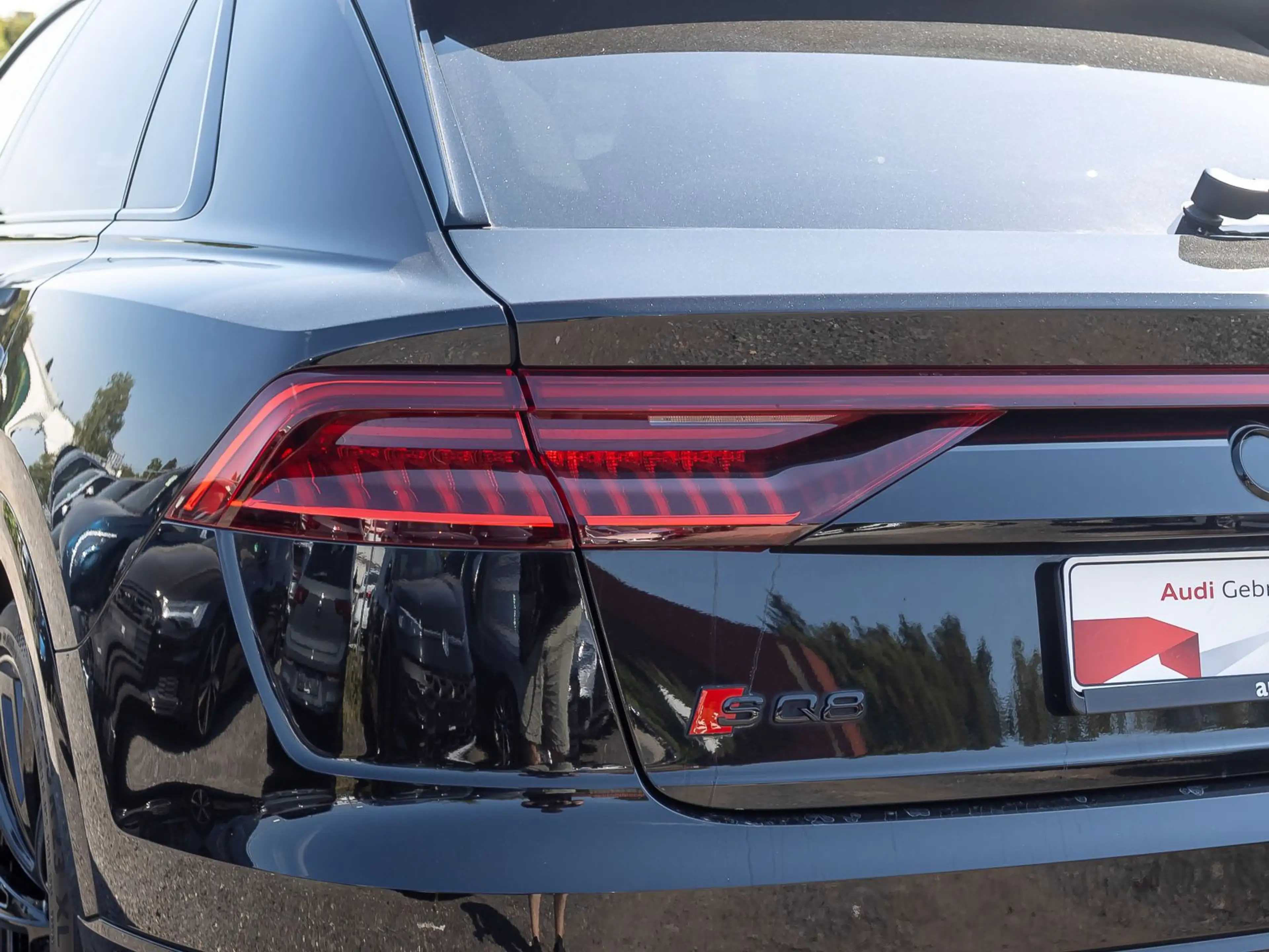 Audi SQ8 competition plus Matrix Standhzg Luftfederun — photo 10