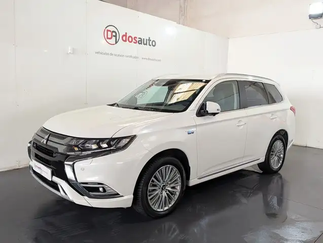 Mitsubishi Outlander PHEV Kaiteki 4WD