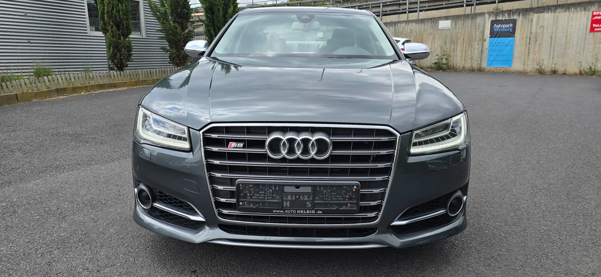 Audi S8 4.0 TFSI quattro Grau - 1