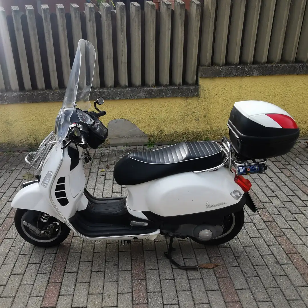Piaggio GTS 300 Blanc - 1