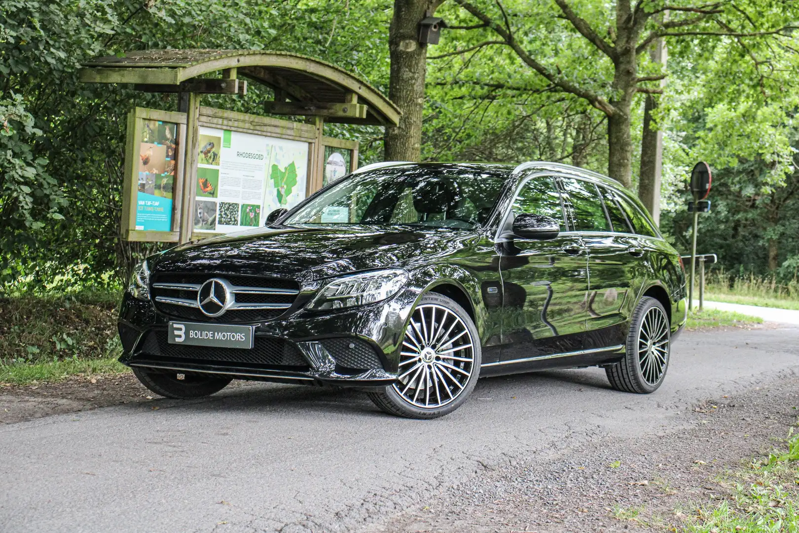 Mercedes-Benz C 300 C 300 e T 9G-TRONIC *320 pk gecombineerd vermogen Zwart - 1