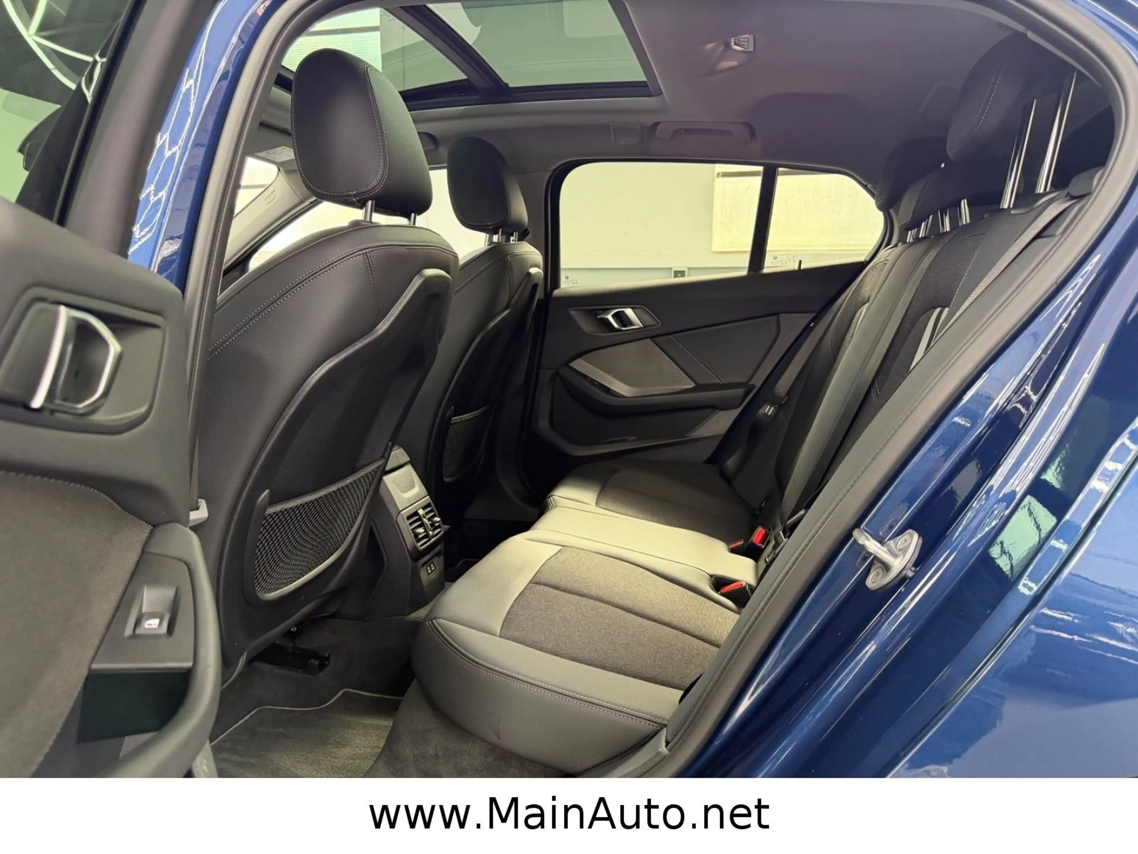 BMW 118 d Lim Sport Line/PANO/H-Kardon/SPUR/M-Lenkrad — photo 13