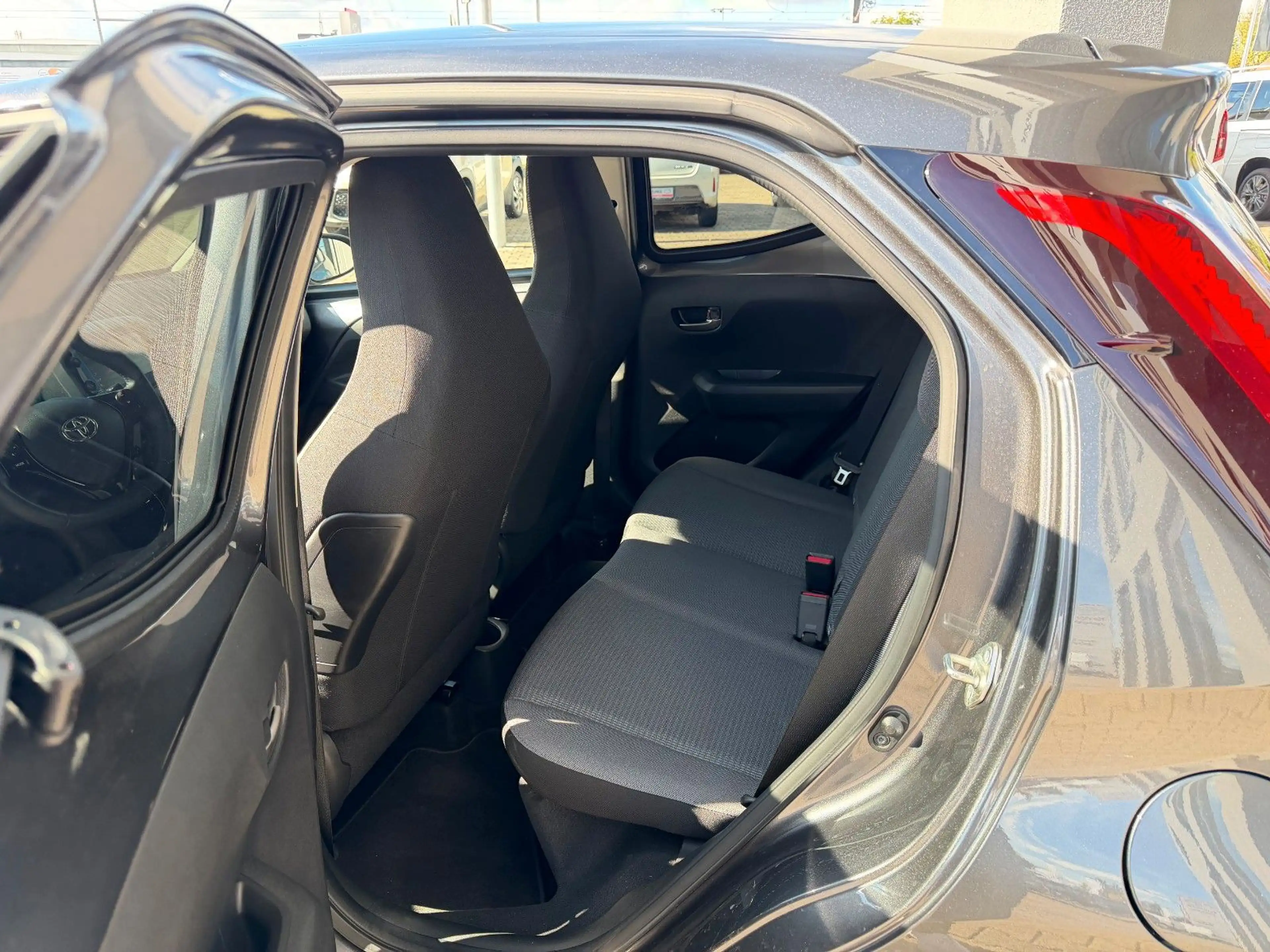 Toyota Aygo X-Cite 1.0l VVT-i*Kamera,Klima,Smartp-Integ — photo 15