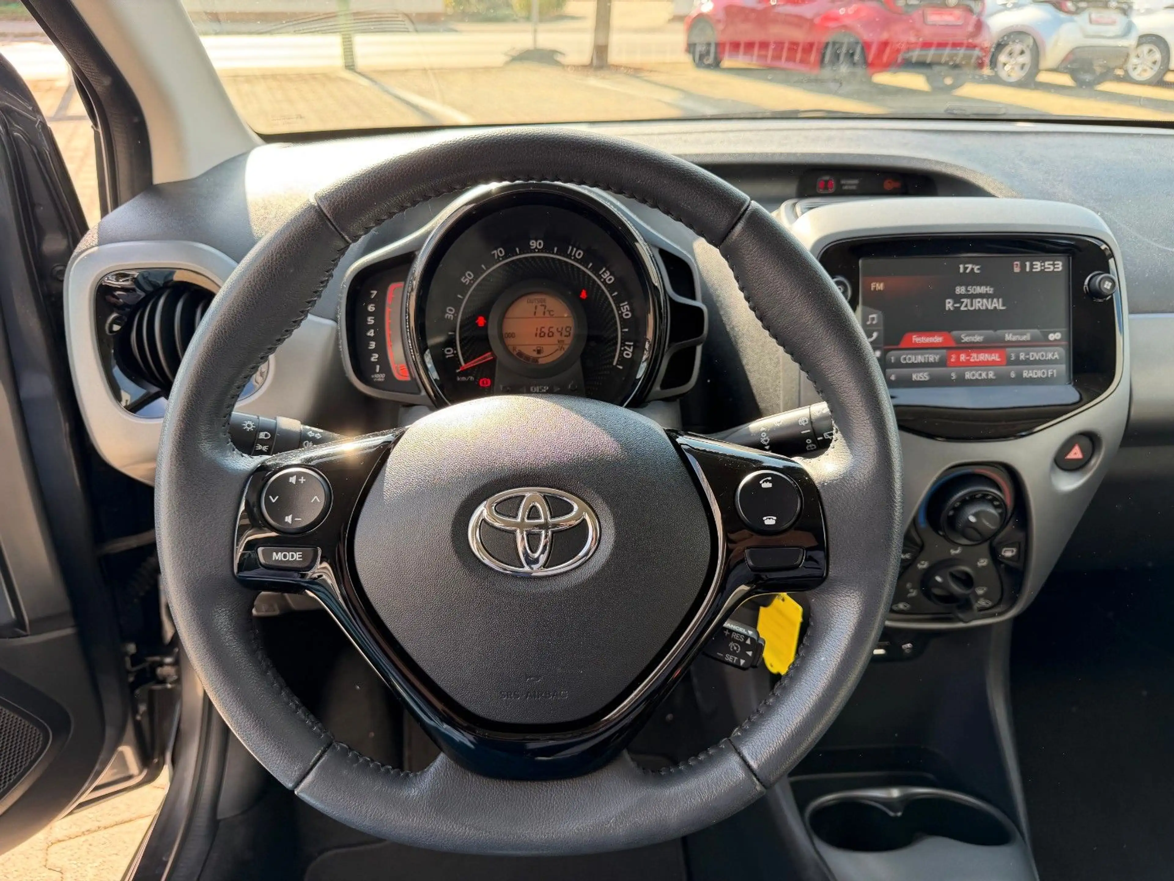 Toyota Aygo X-Cite 1.0l VVT-i*Kamera,Klima,Smartp-Integ — photo 11
