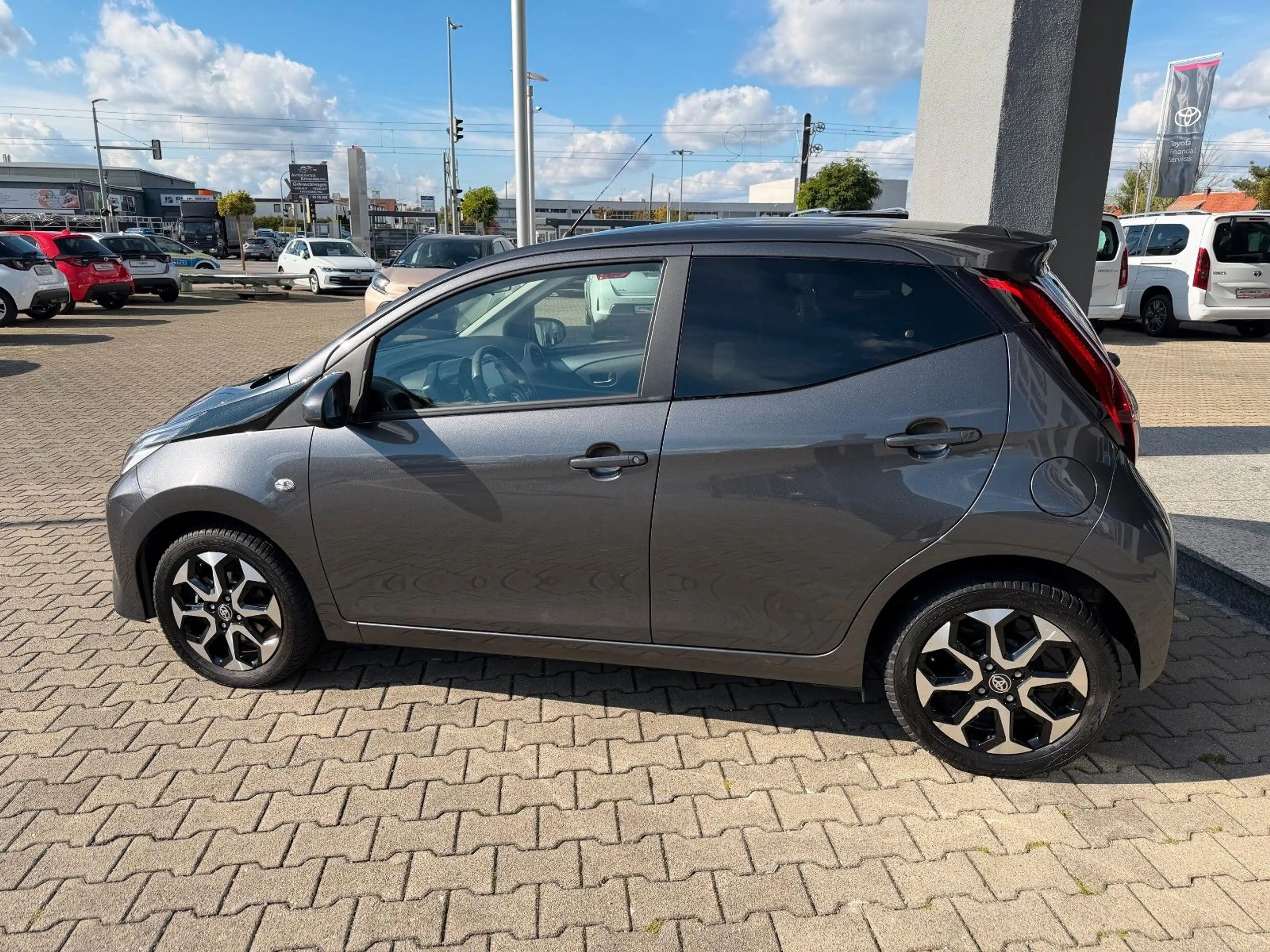 Toyota Aygo X-Cite 1.0l VVT-i*Kamera,Klima,Smartp-Integ — photo 9