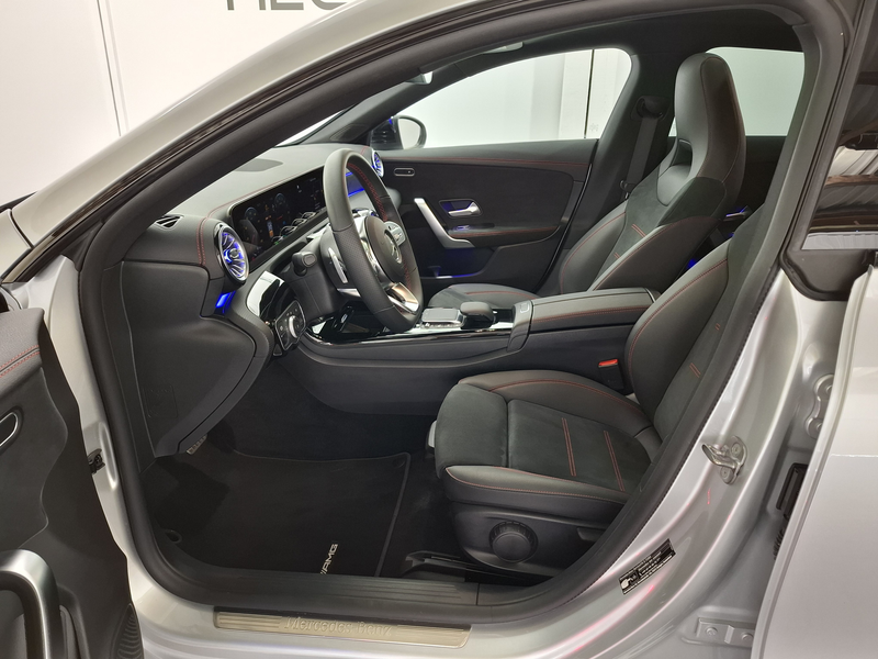 Mercedes-Benz CLA 250 e AMG Line, AHK, Panorama — photo 11