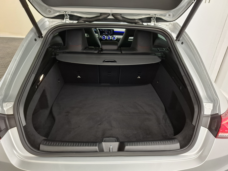Mercedes-Benz CLA 250 e AMG Line, AHK, Panorama — photo 13