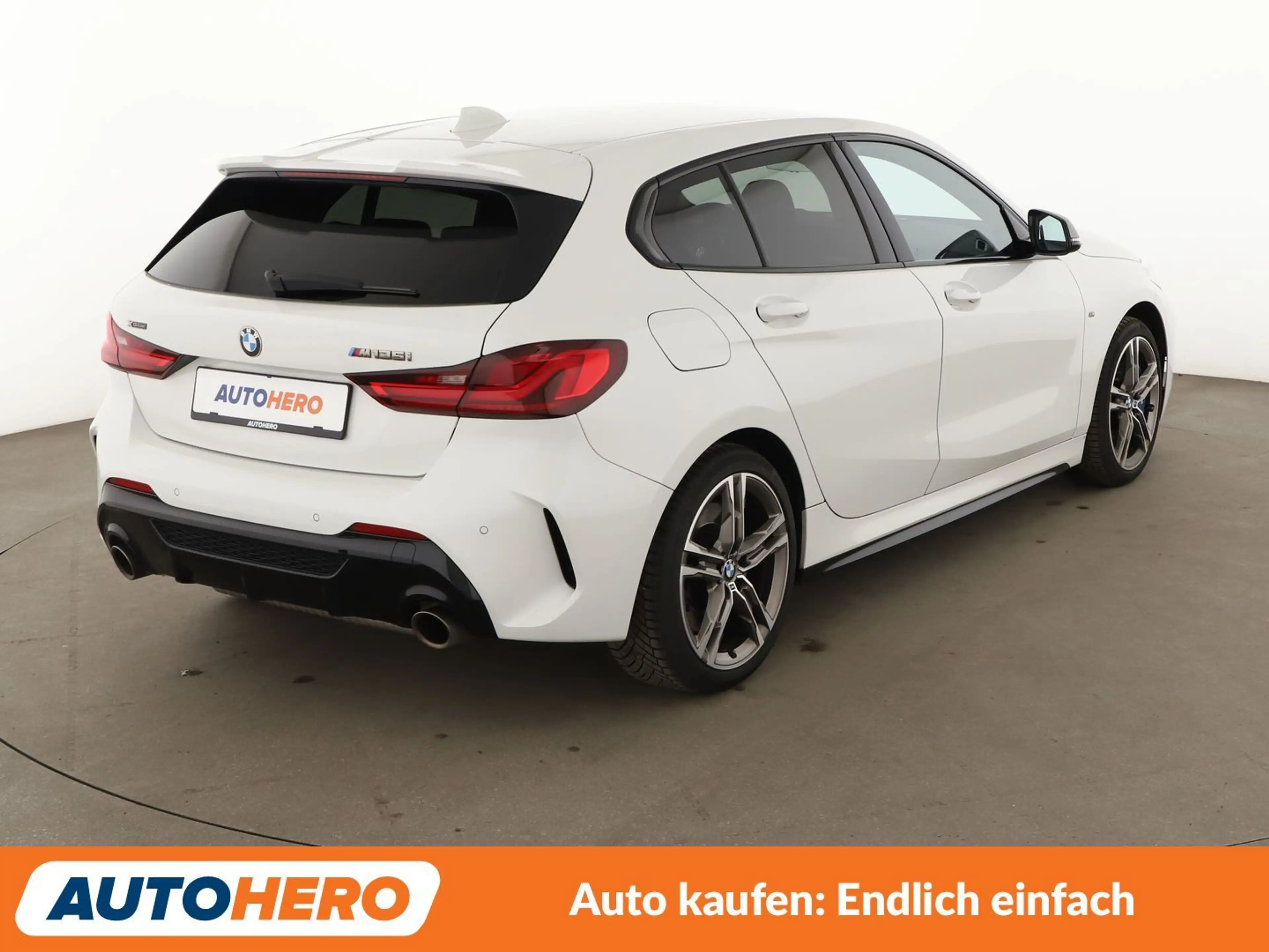 BMW 135 M135i xDrive Aut.*NAVI*HEAD-UP*LED*TEMPO*PDC*SHZ* — photo 6