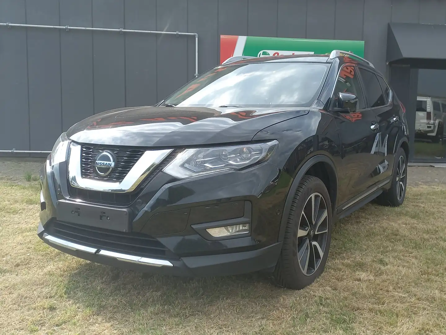 Nissan X-Trail 1.3 DIG-T 2WD Business Edition DCT Zwart - 1
