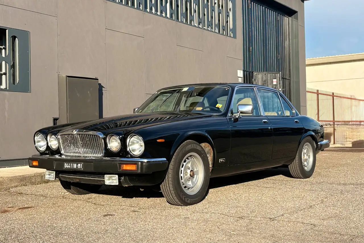 Jaguar XJ6 4.2, foto 1