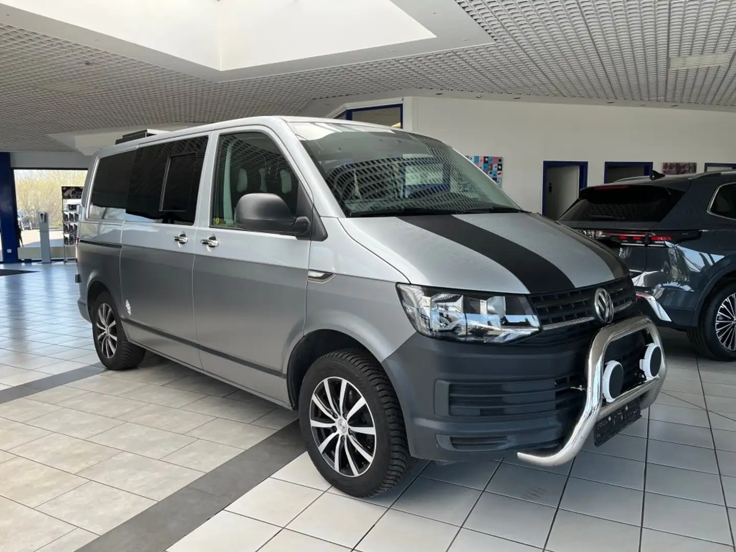 Volkswagen T6 Camper 2.0 TDI Zilver - 1