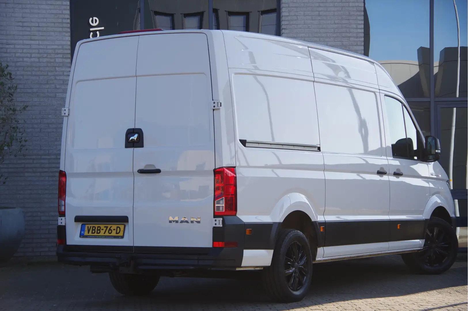 MAN TGE 35 2.0 TDI 140PK AUT L3H3 2X SCHUIFDEUR, TREKHAAK Blanc - 2