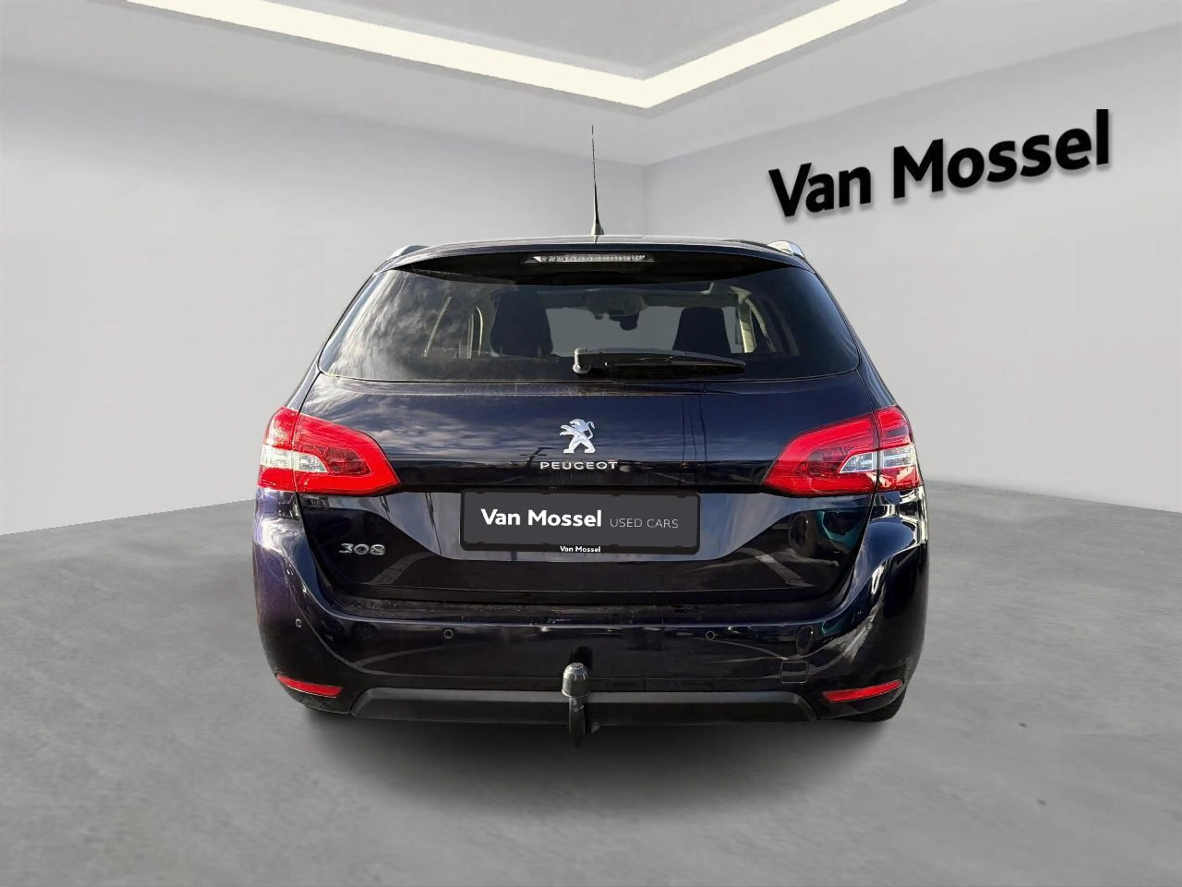 Peugeot 308 SW 1.2 PureTech 130 S&S Allure Pack — photo 3